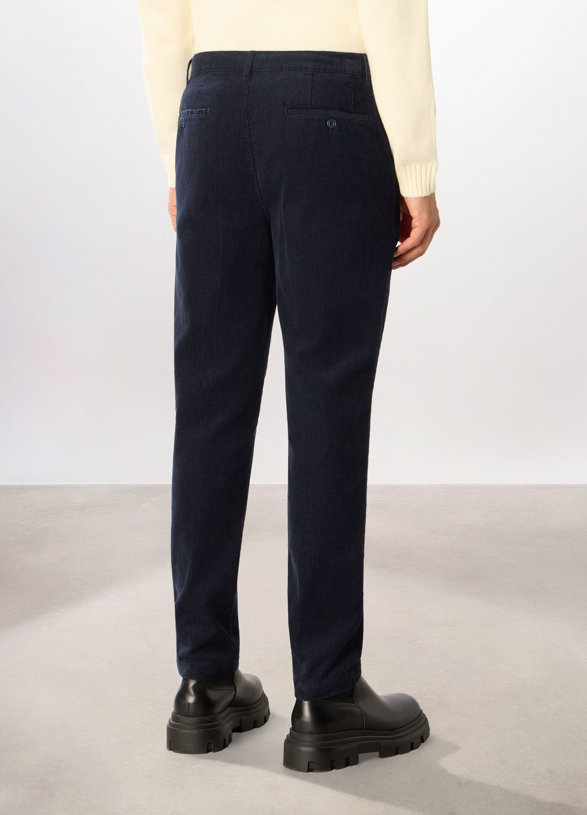 Pantaloni chino slim fit in velluto a coste uomo_1
