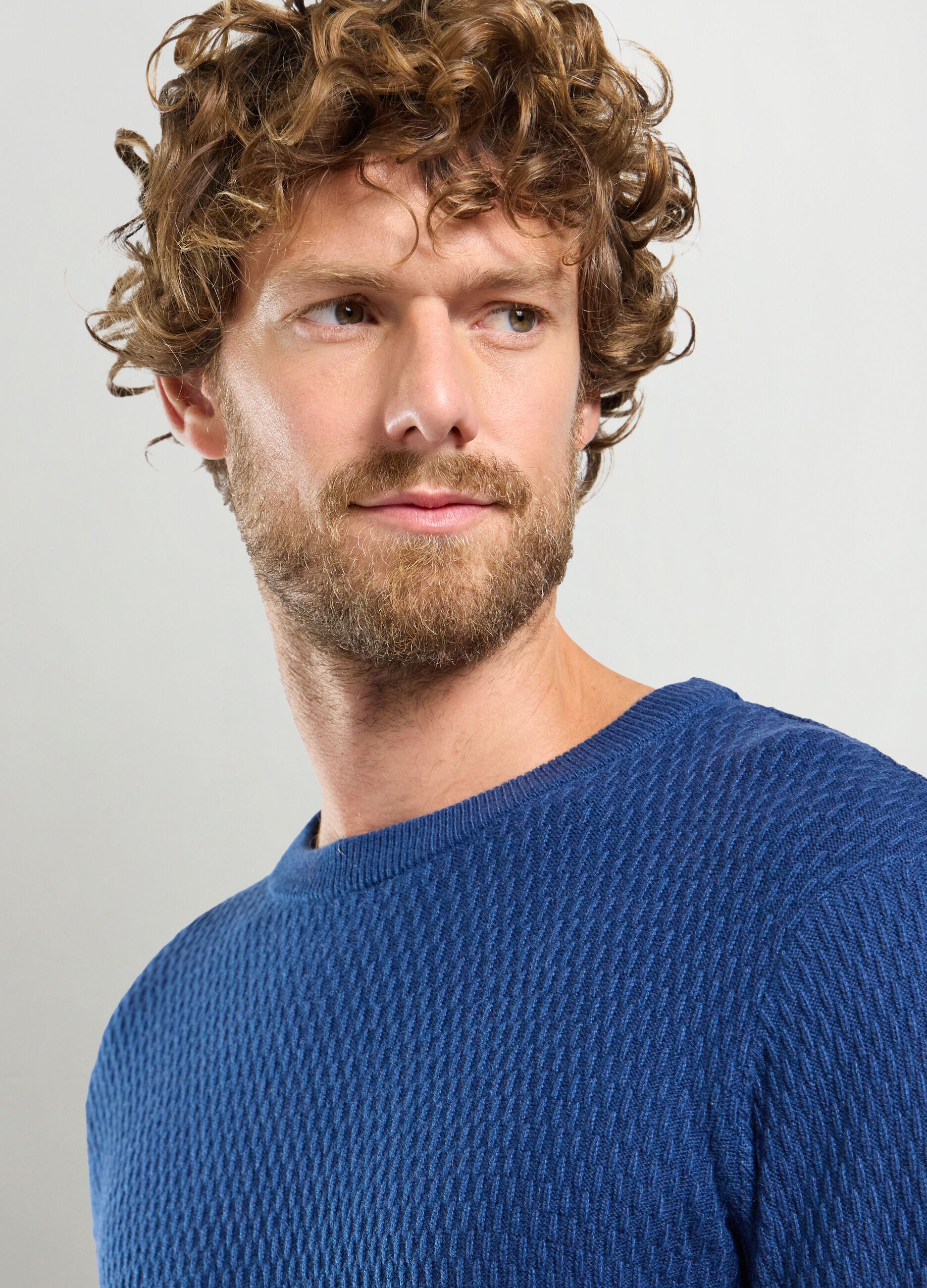 Maglione girocollo in maglia operata uomo_2