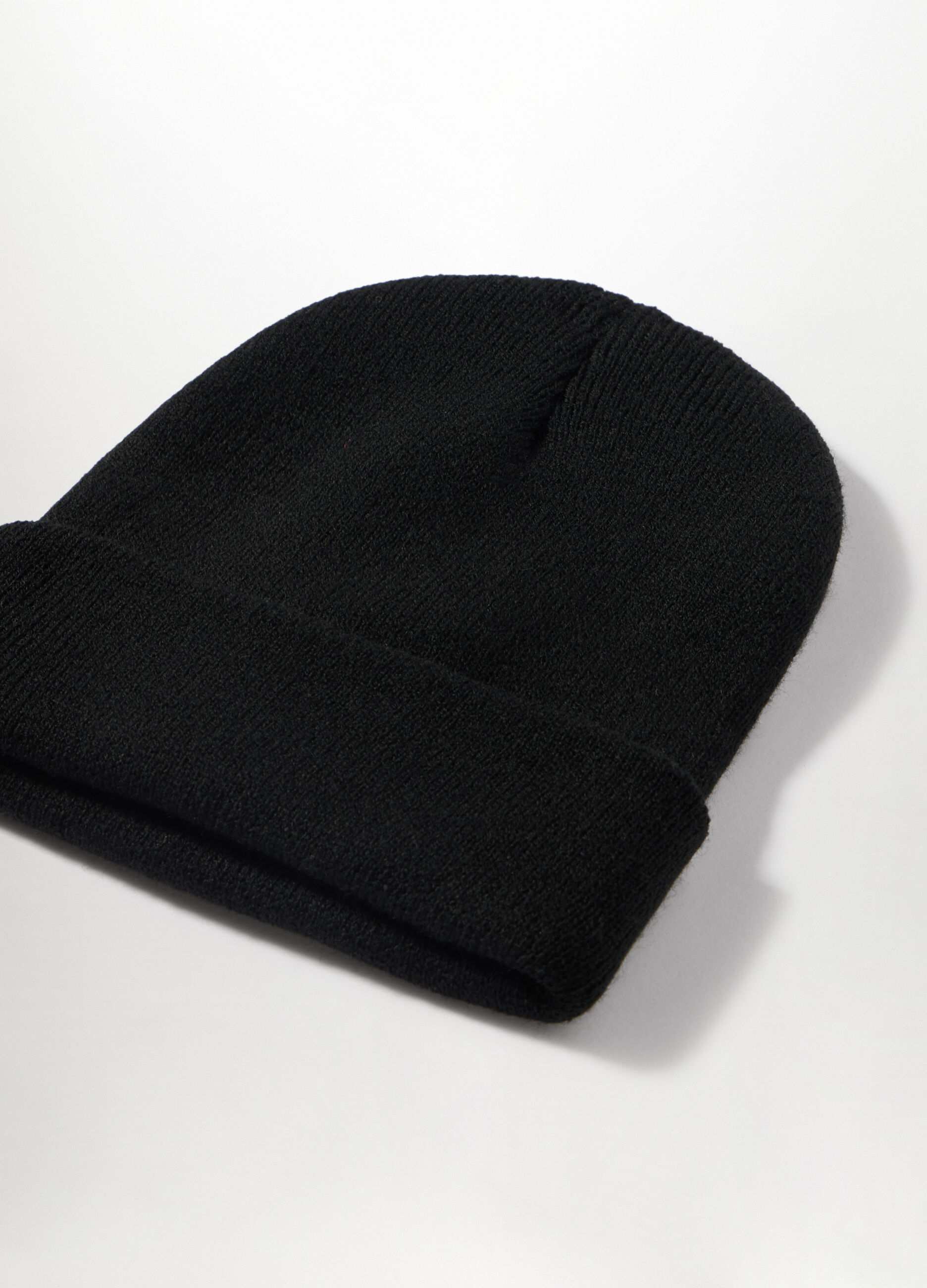 Berretto a costine con risvolto uomo_2