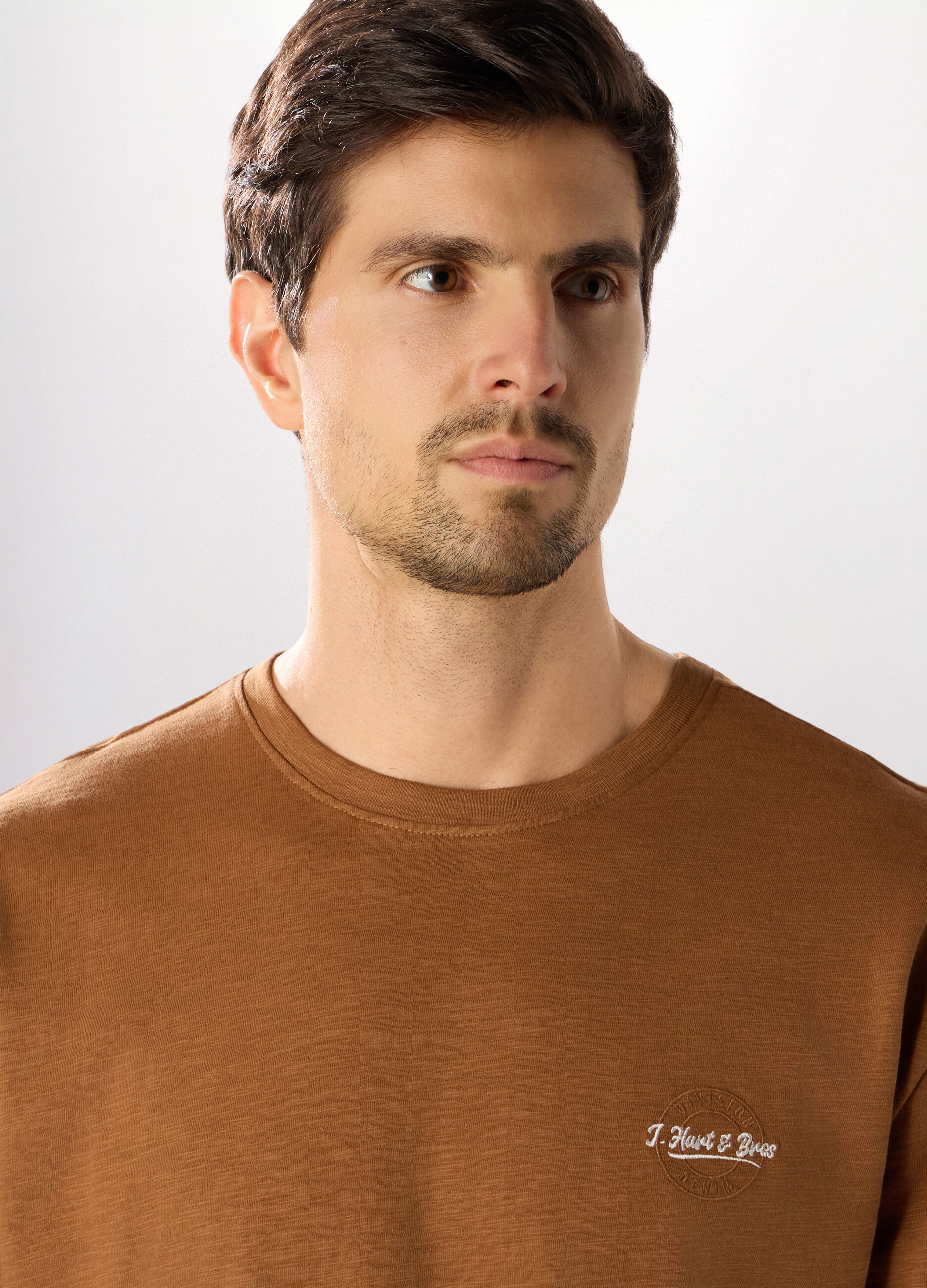 T-shirt girocollo in puro cotone fiammato uomo_2