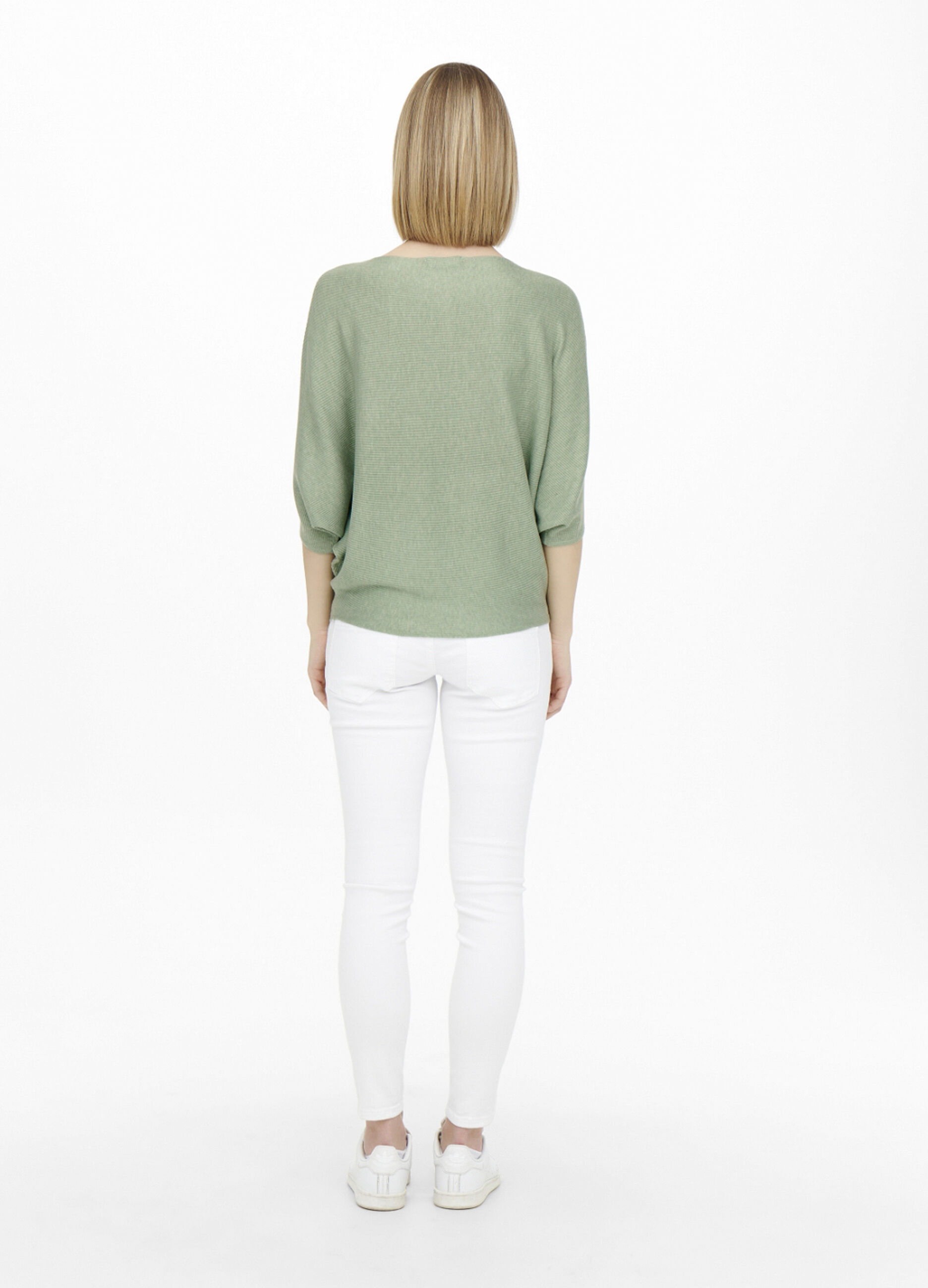 Pullover con scollo a barca_1