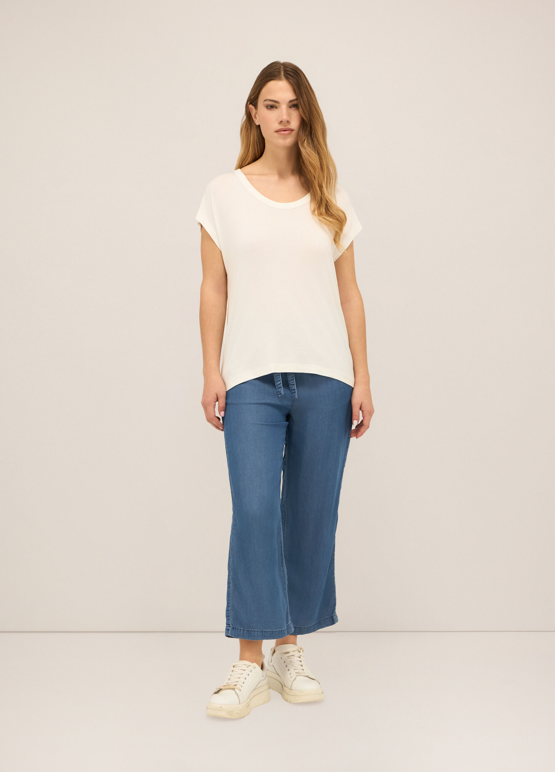 Pantaloni capri flare fit in pura lyocell donna_0