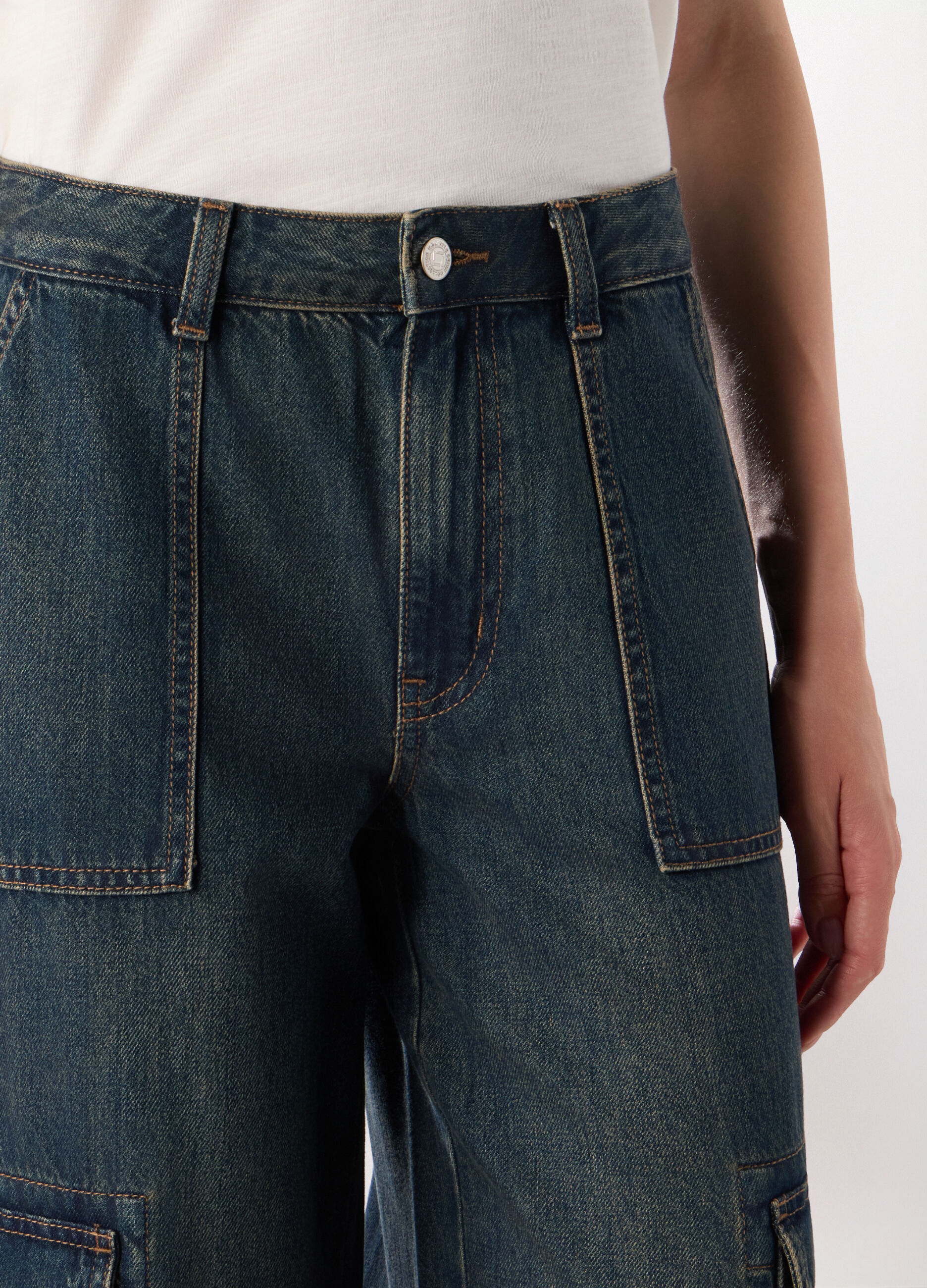 Pantaloni cargo wide leg in denim di puro cotone donna_2