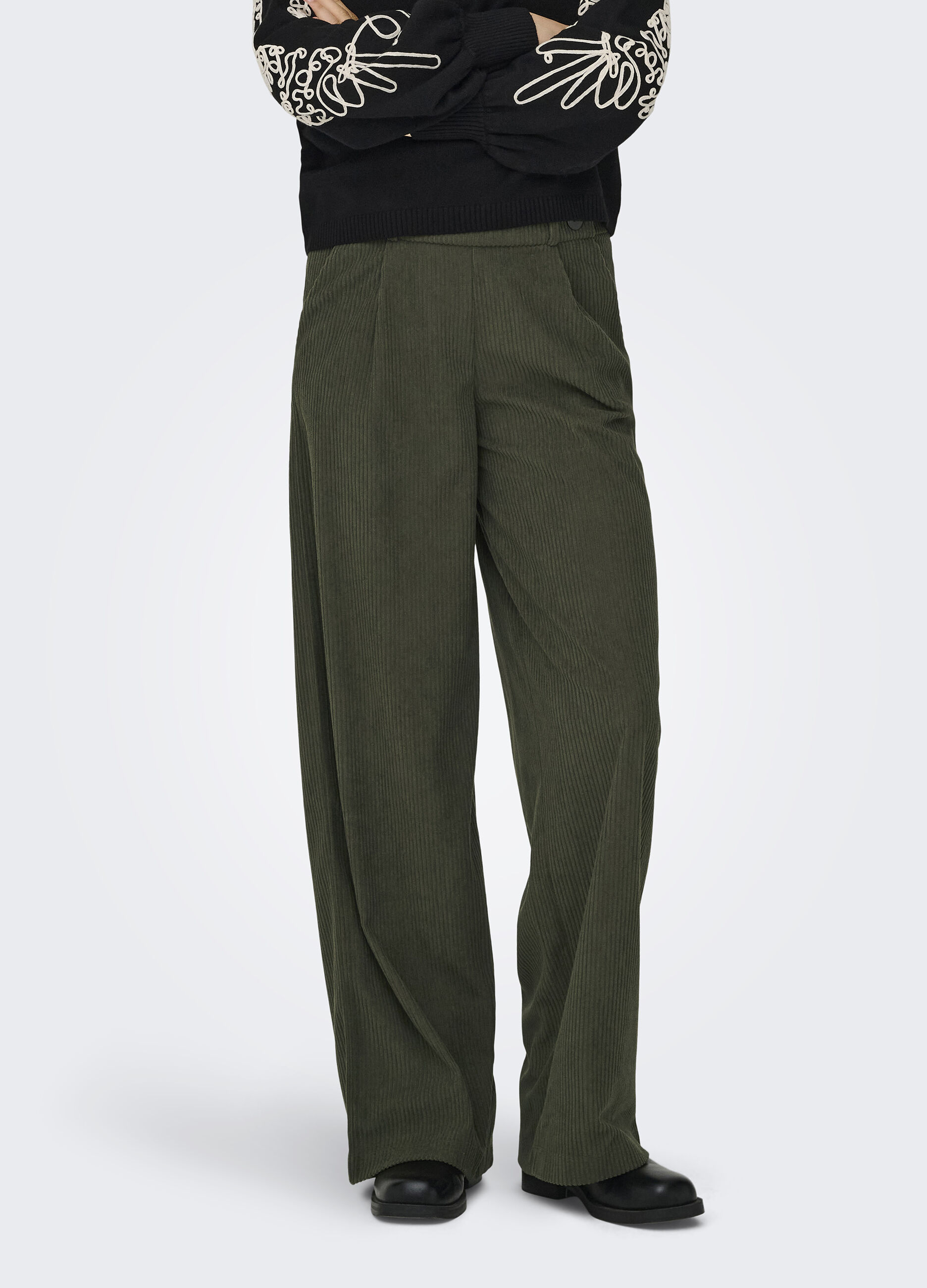 Pantaloni loose fit_2