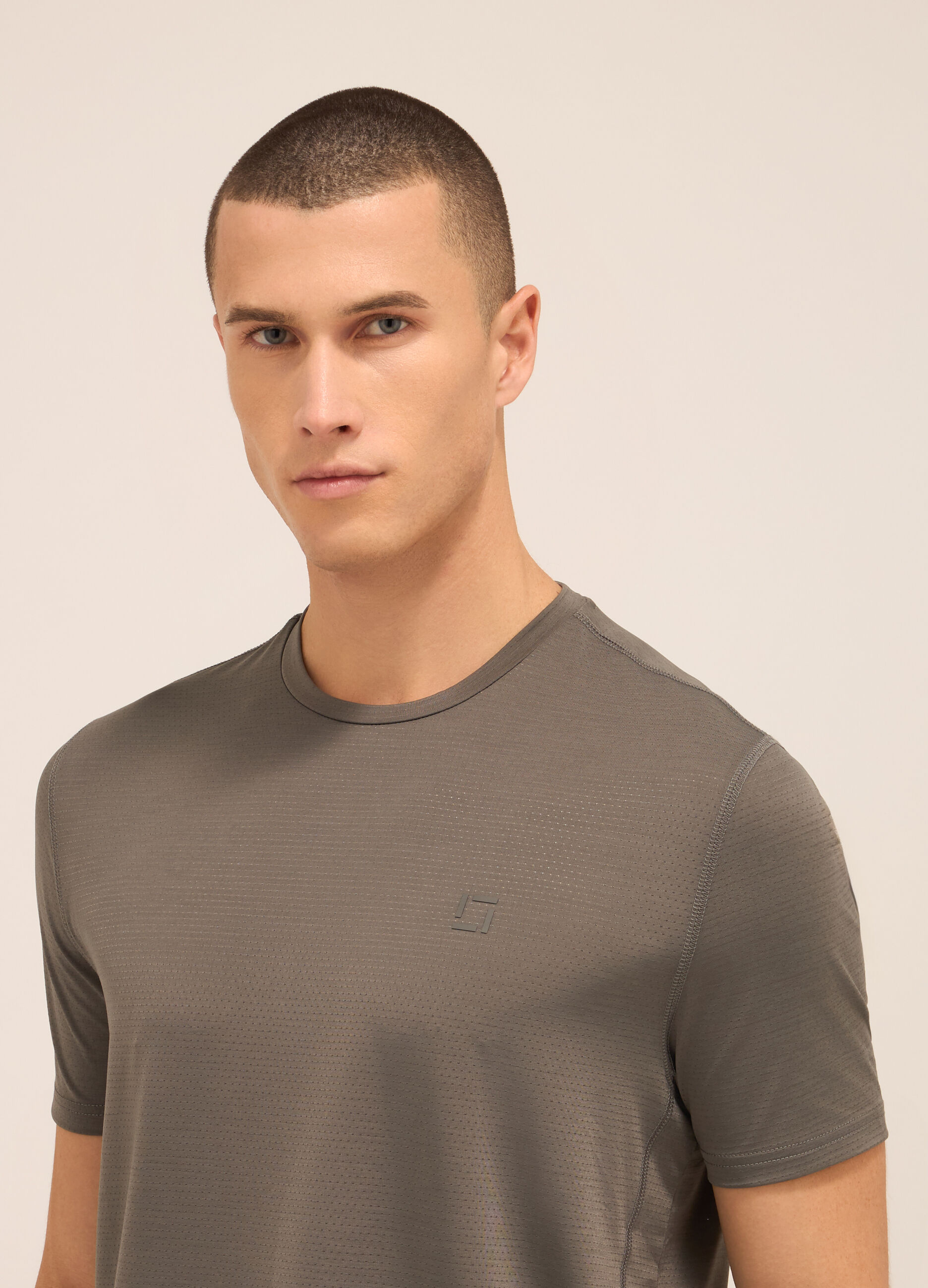 T-shirt tecnica a maniche corte uomo_2