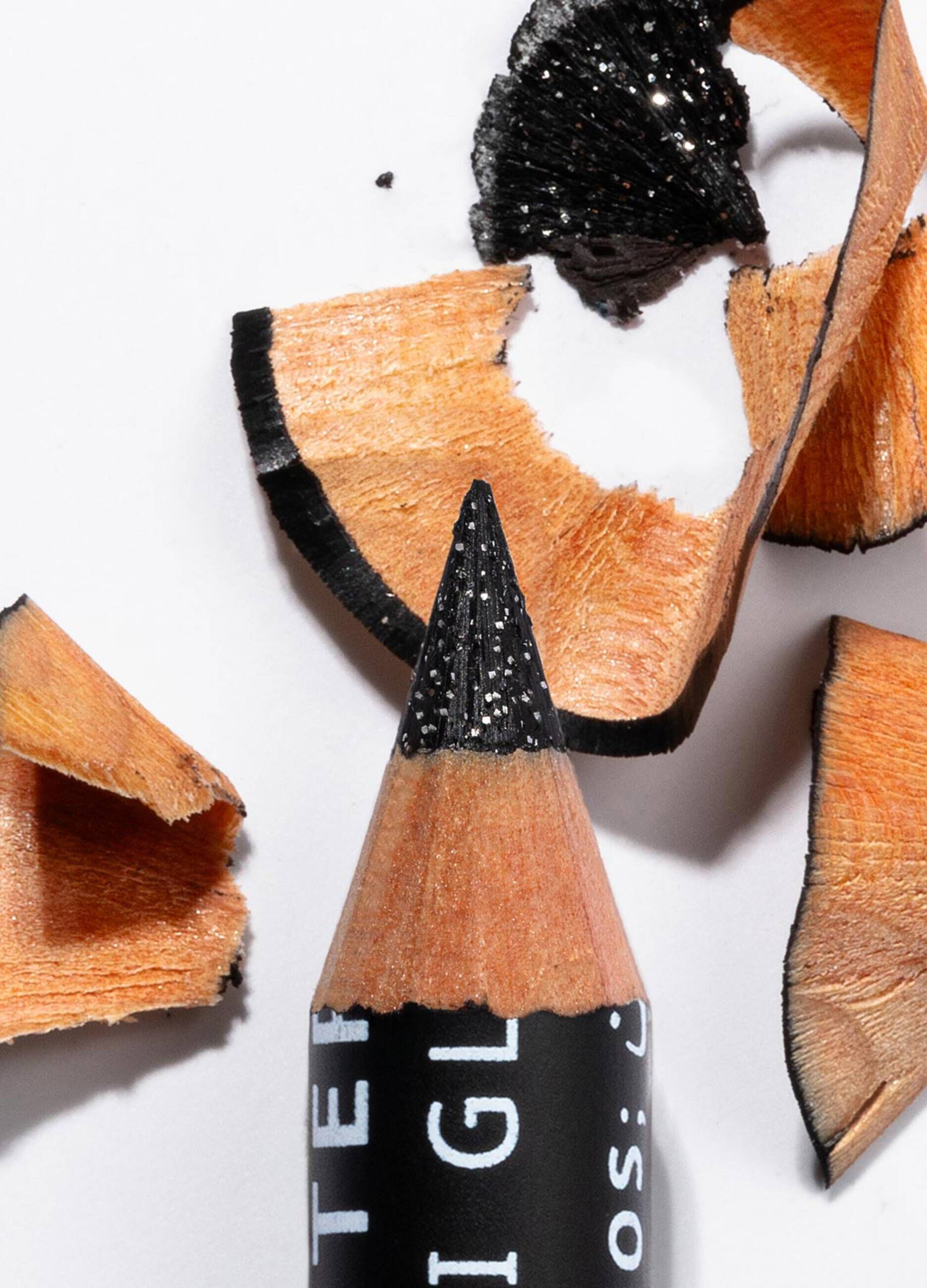 Black Glitter - Astra Make-Up_1