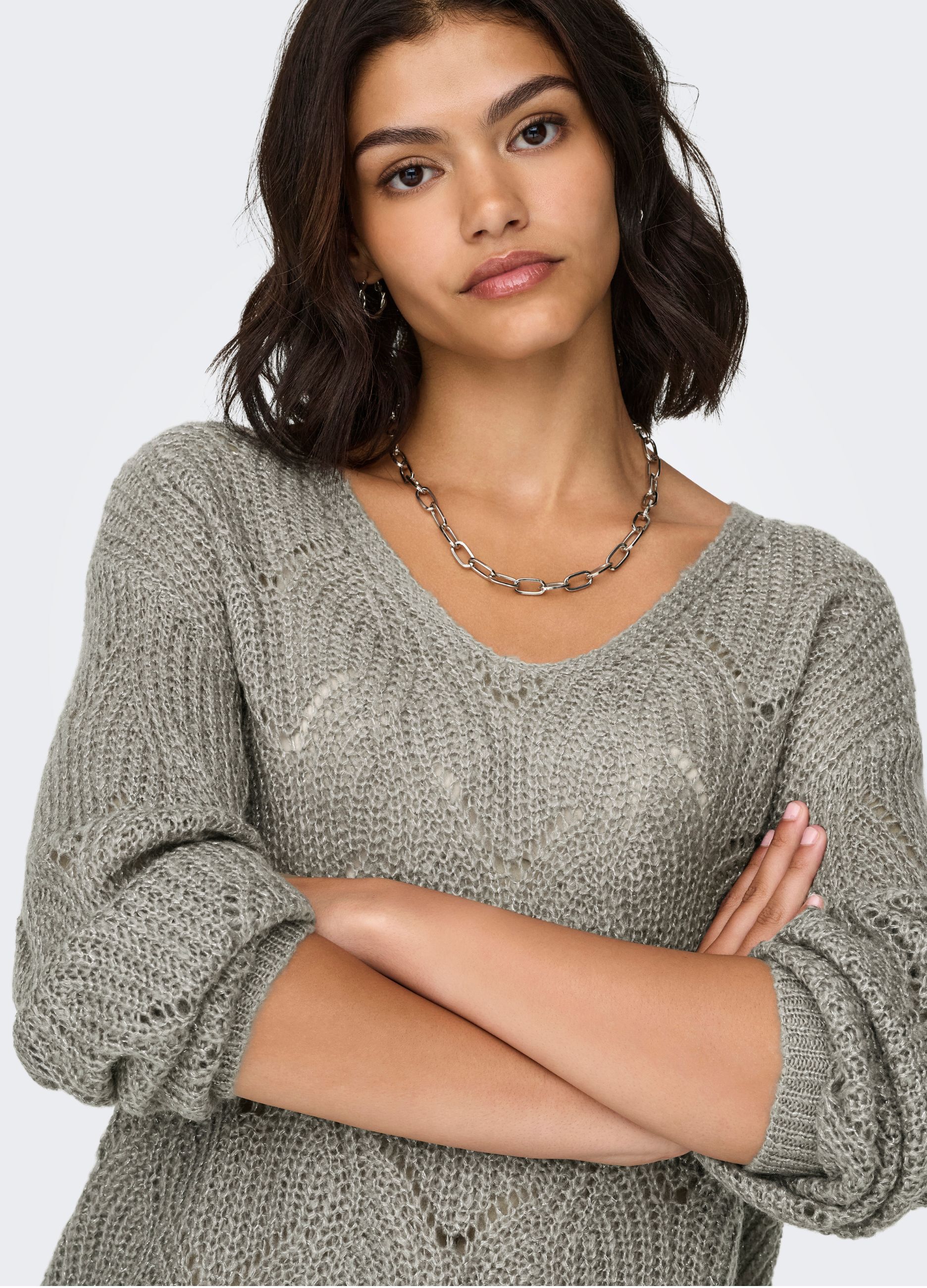 Pullover a maniche lunghe con scollo a V_4