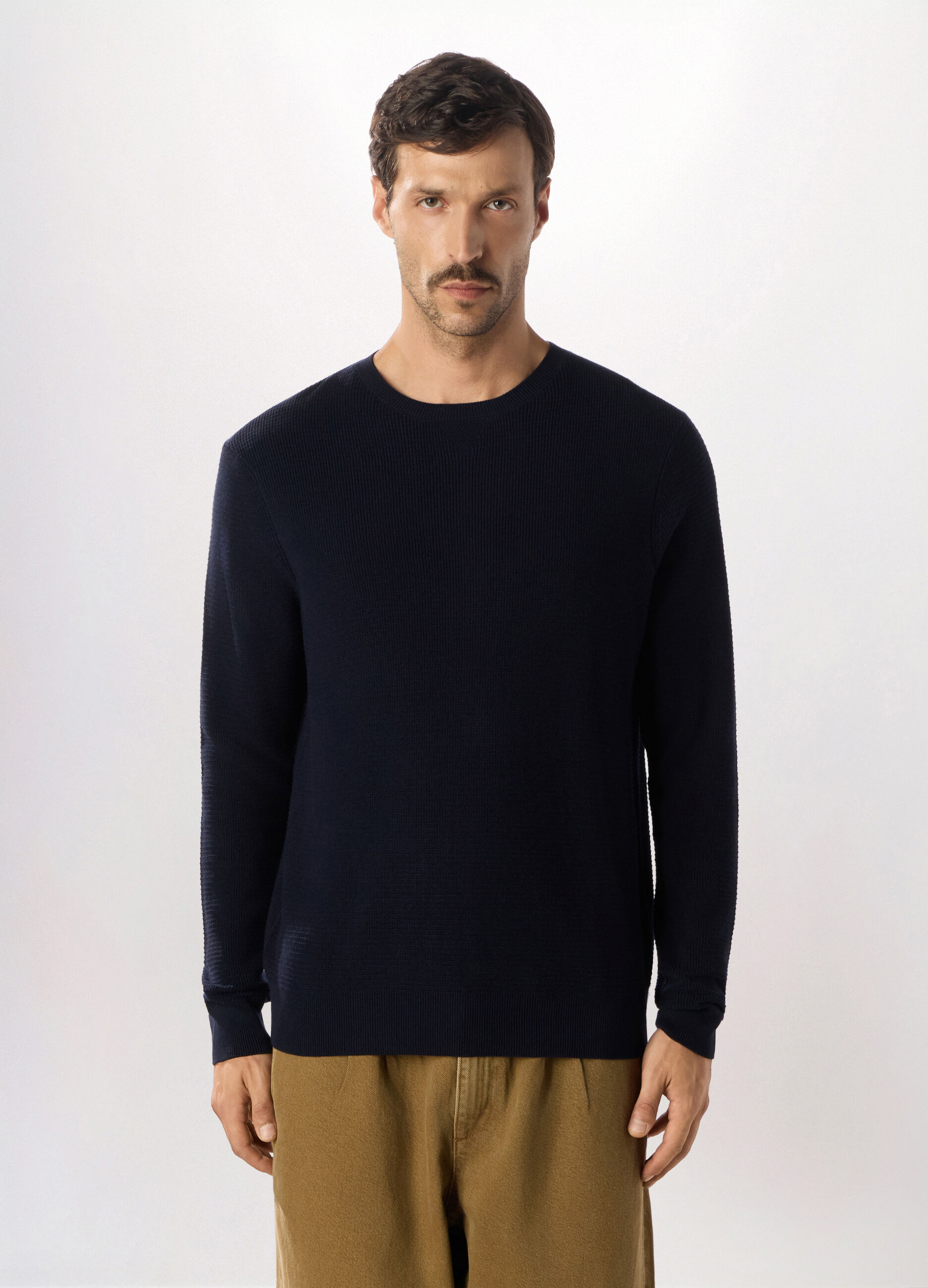 Maglione girocollo in puro cotone uomo_0