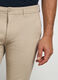 Pantaloni chino slim fit in twill stretch uomo_2