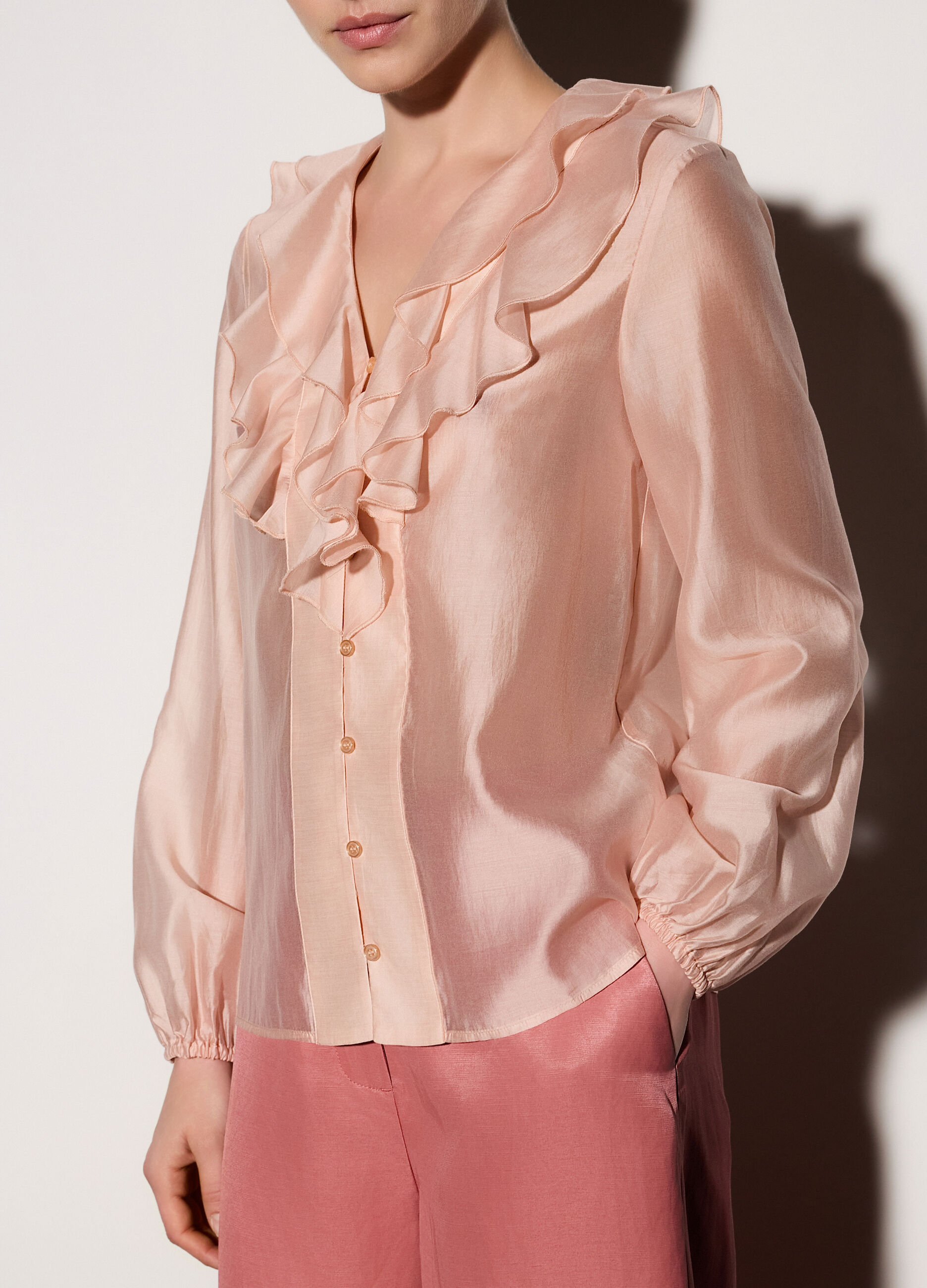 Camicia con scollo a V e rouches donna_3