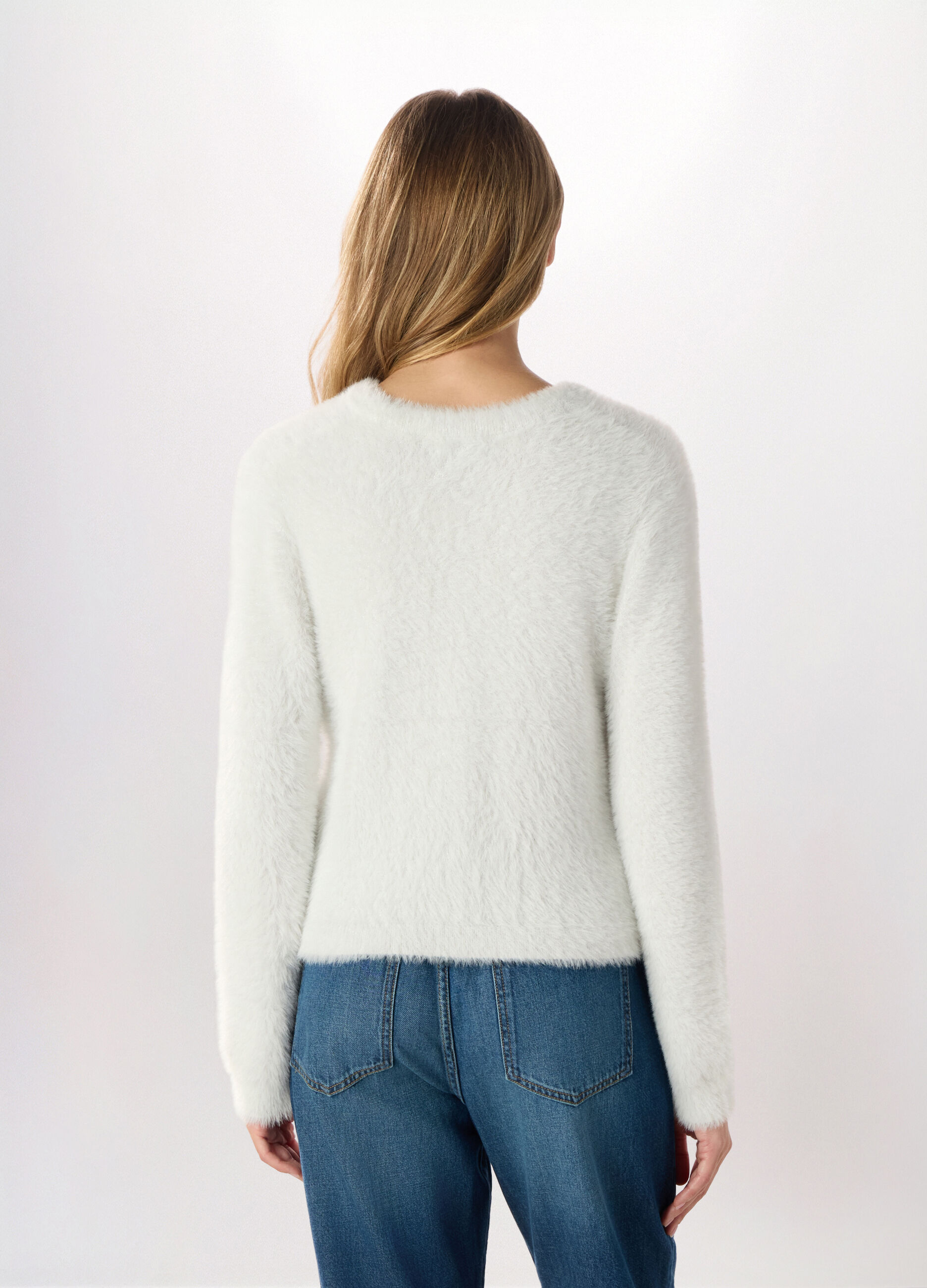 Maglione fluffy con filo lurex donna_1