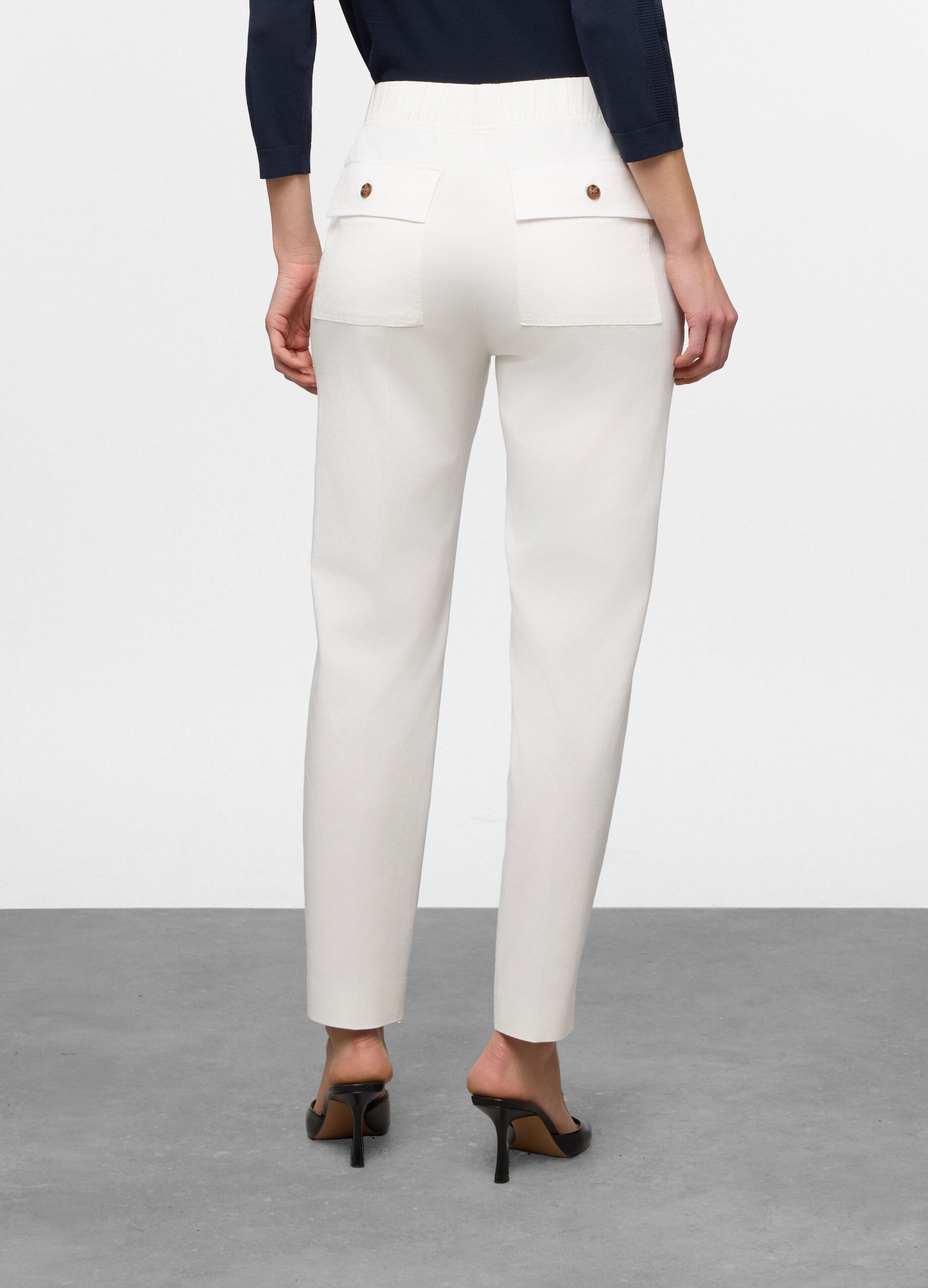 Pantaloni Fit Regular in twill di cotone stretch donna_1