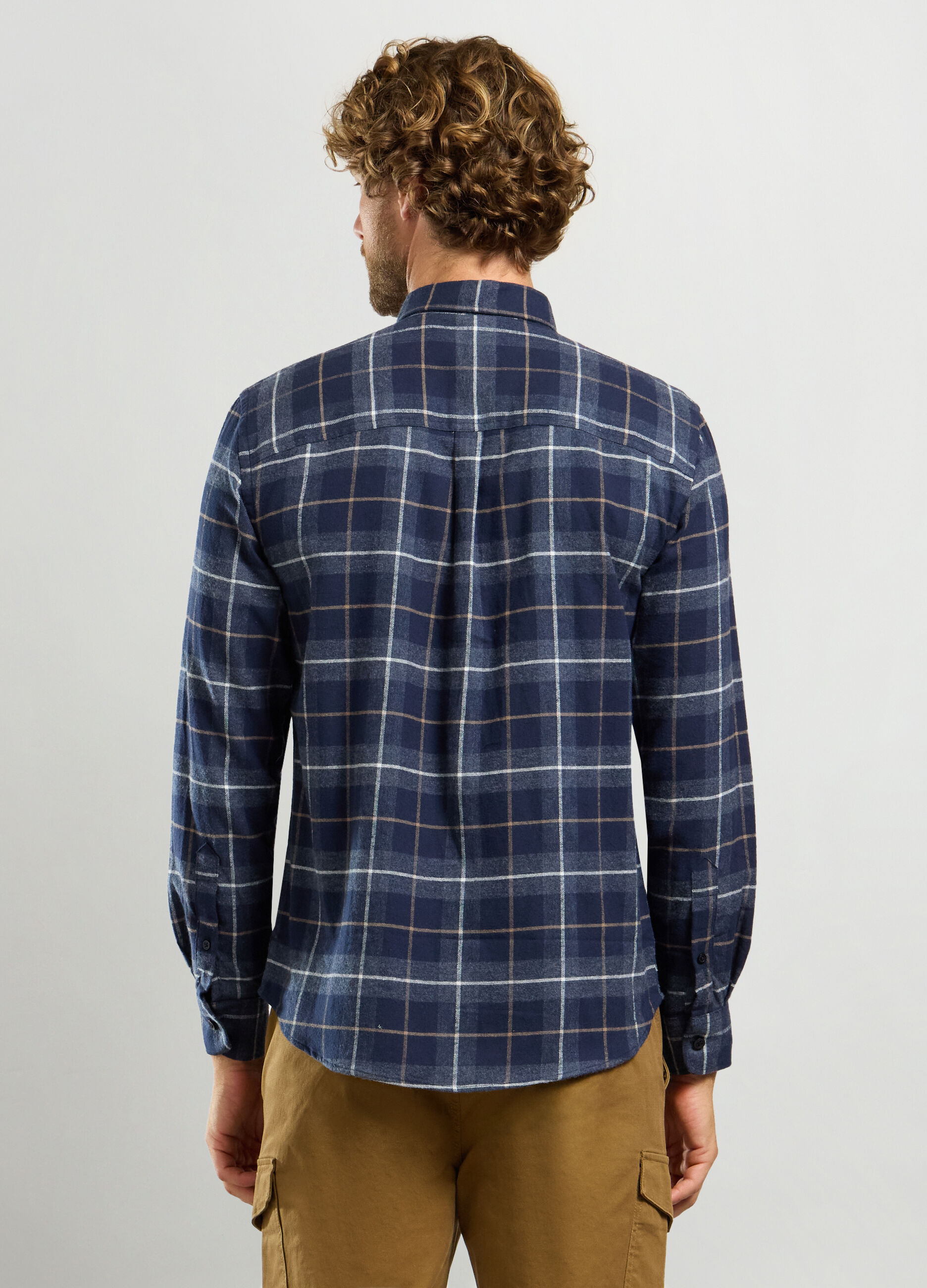 Camicia regular fit con colletto button down in flanella uomo_1