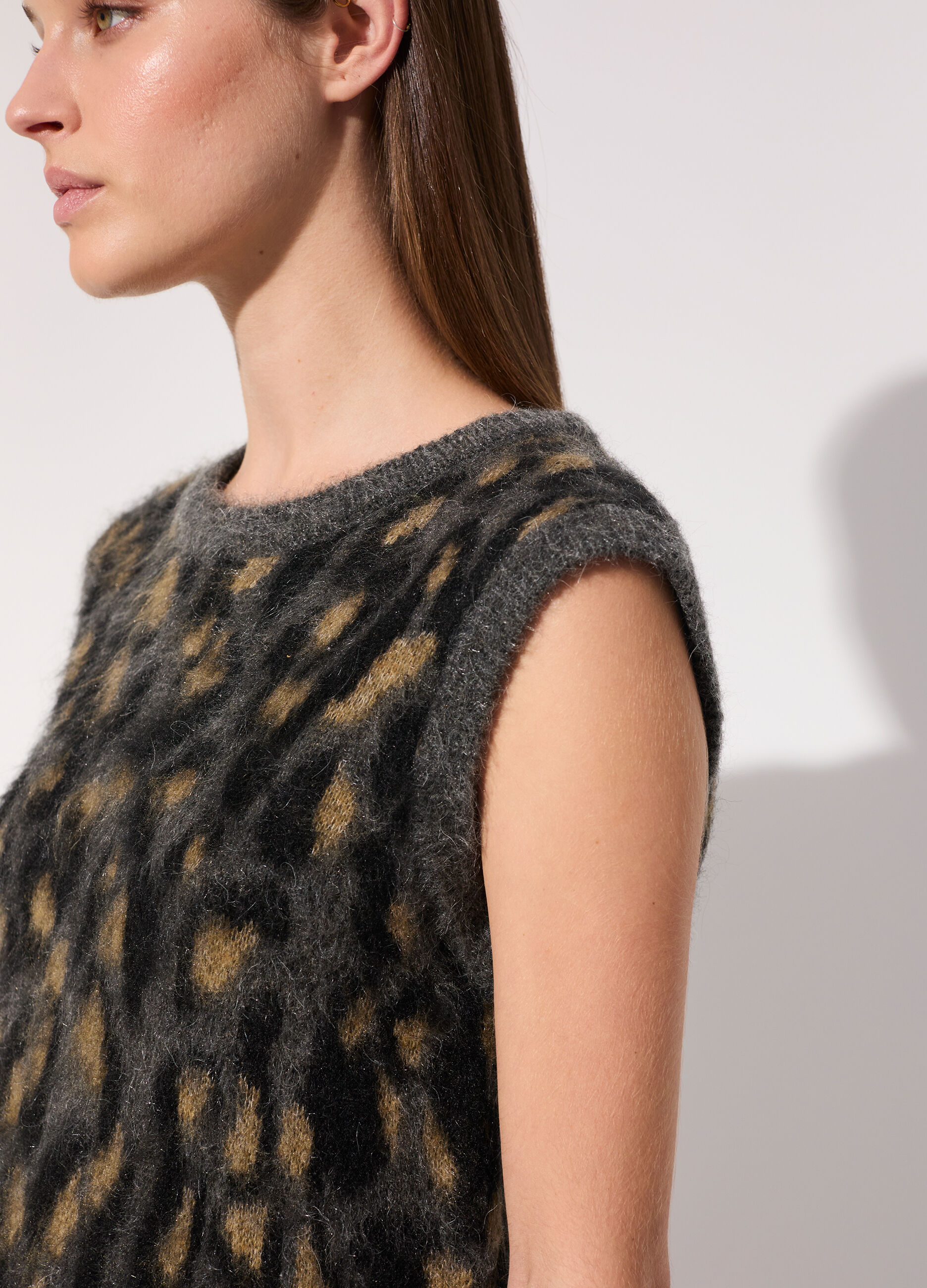 Gilet tricot in filato peloso misto mohair donna_3