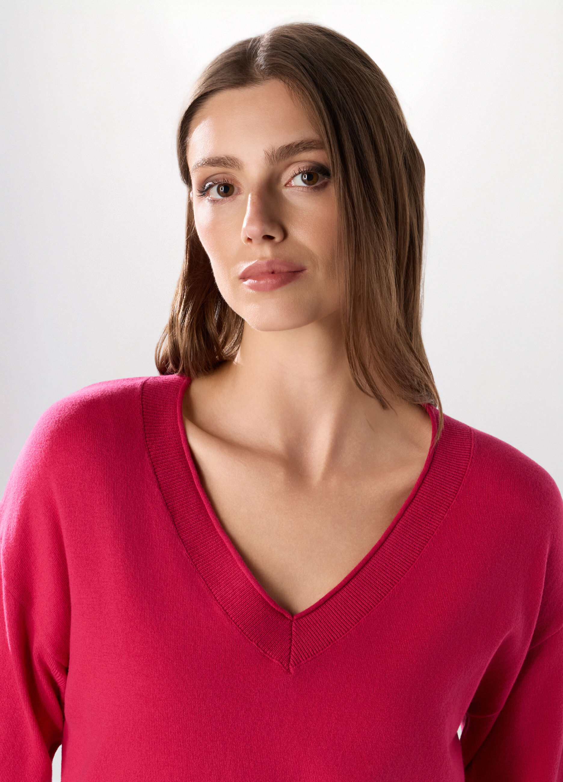 Pullover con scollo a V in misto cotone donna_2