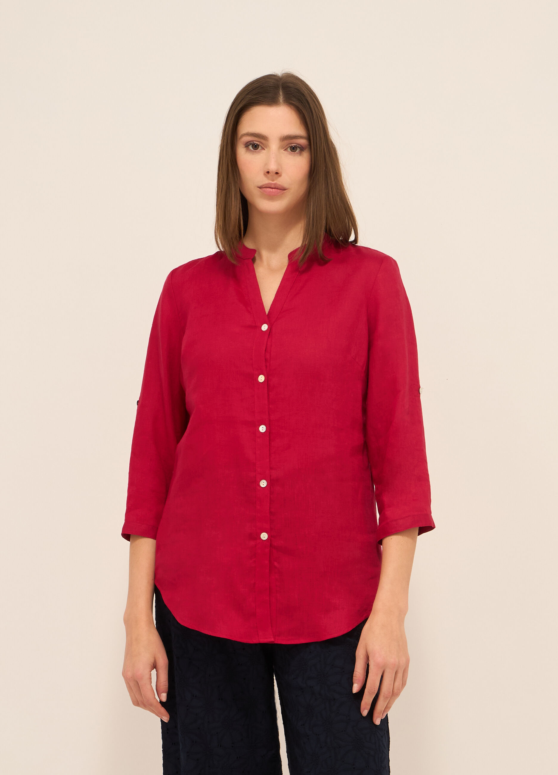 Camicia in puro lino con scollo a V donna_0