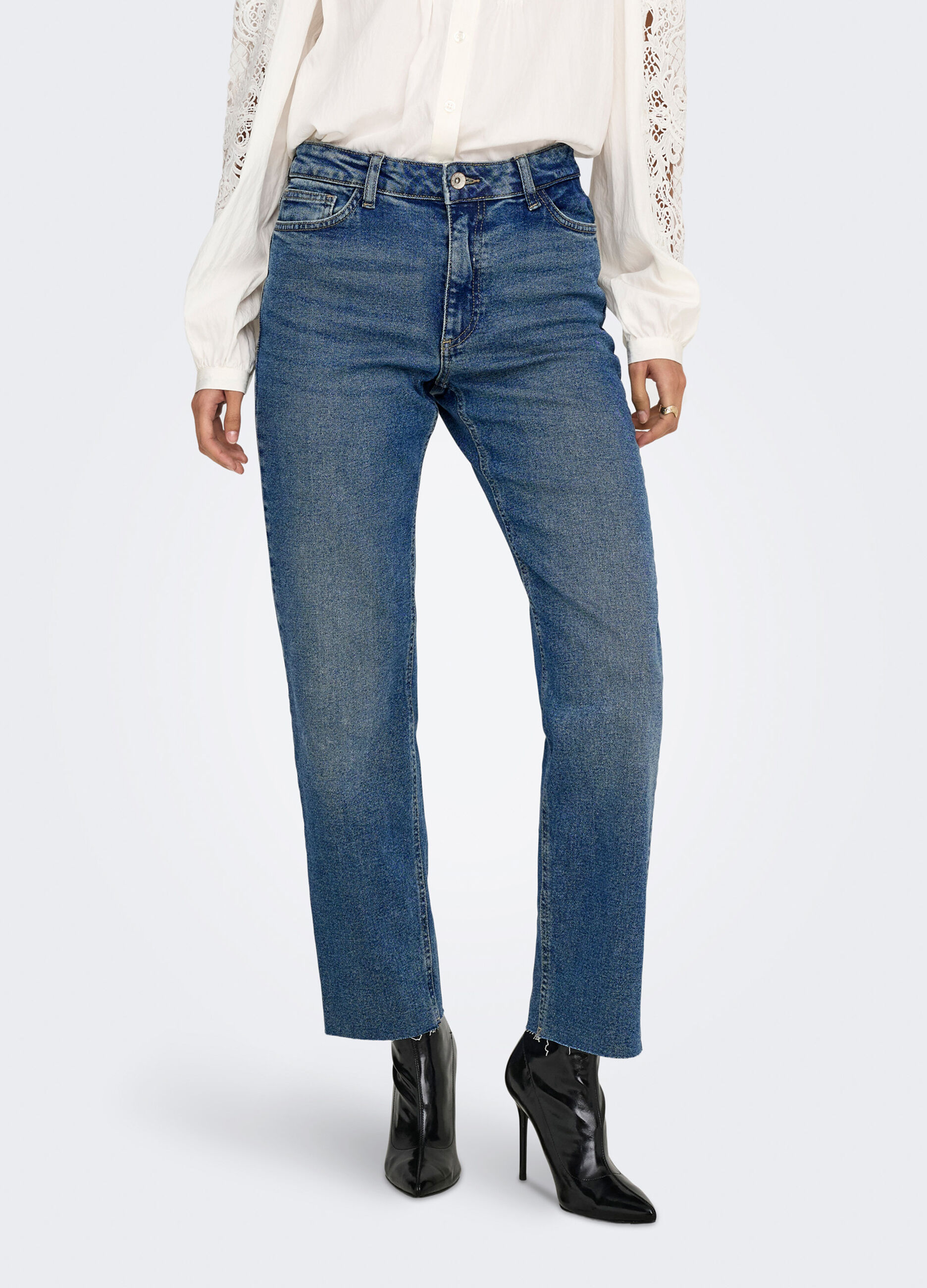 Pantaloni in denim donna_2