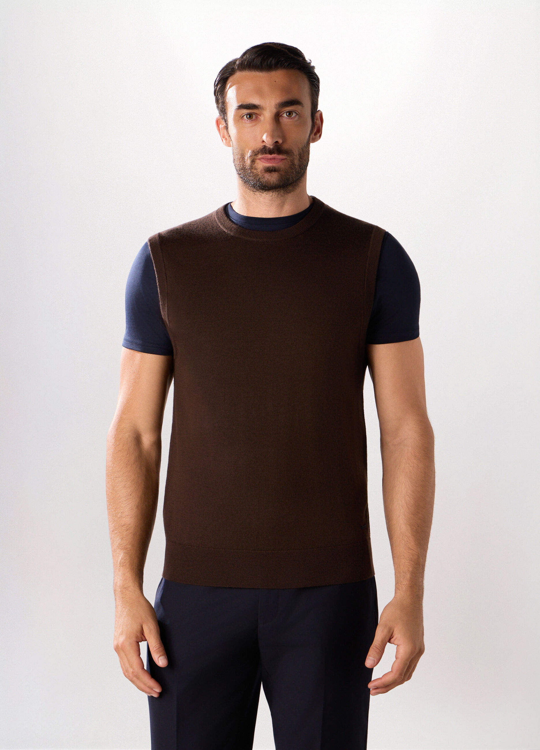 Gilet girocollo in lana merino uomo_0