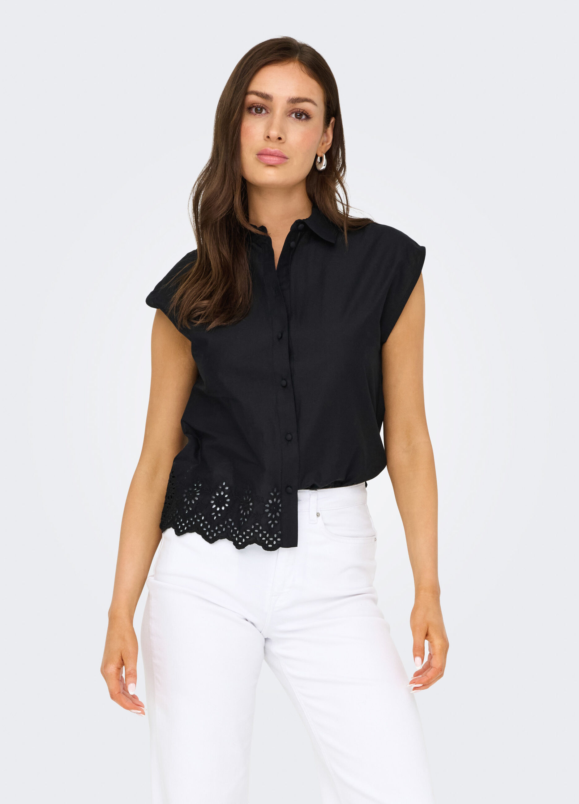 Camicia smanicata con ricami donna_2