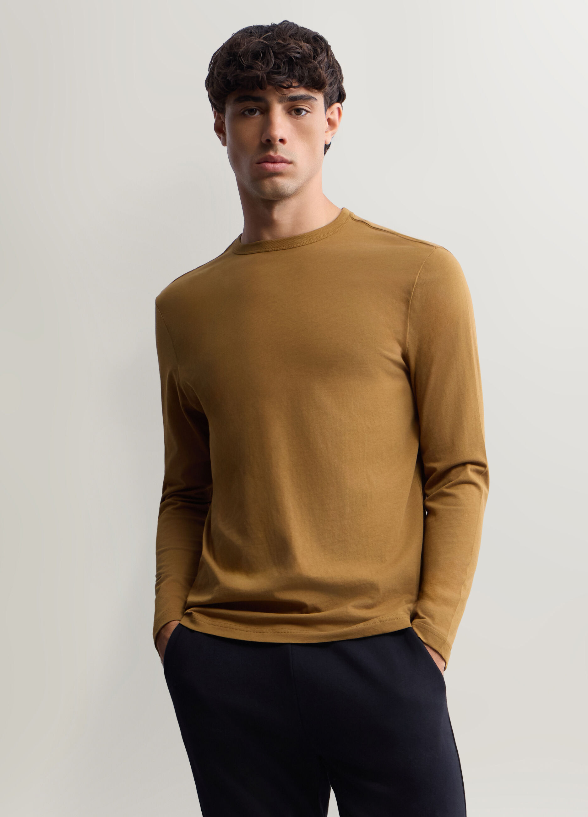 Maglia girocollo a maniche lunghe in cotone uomo