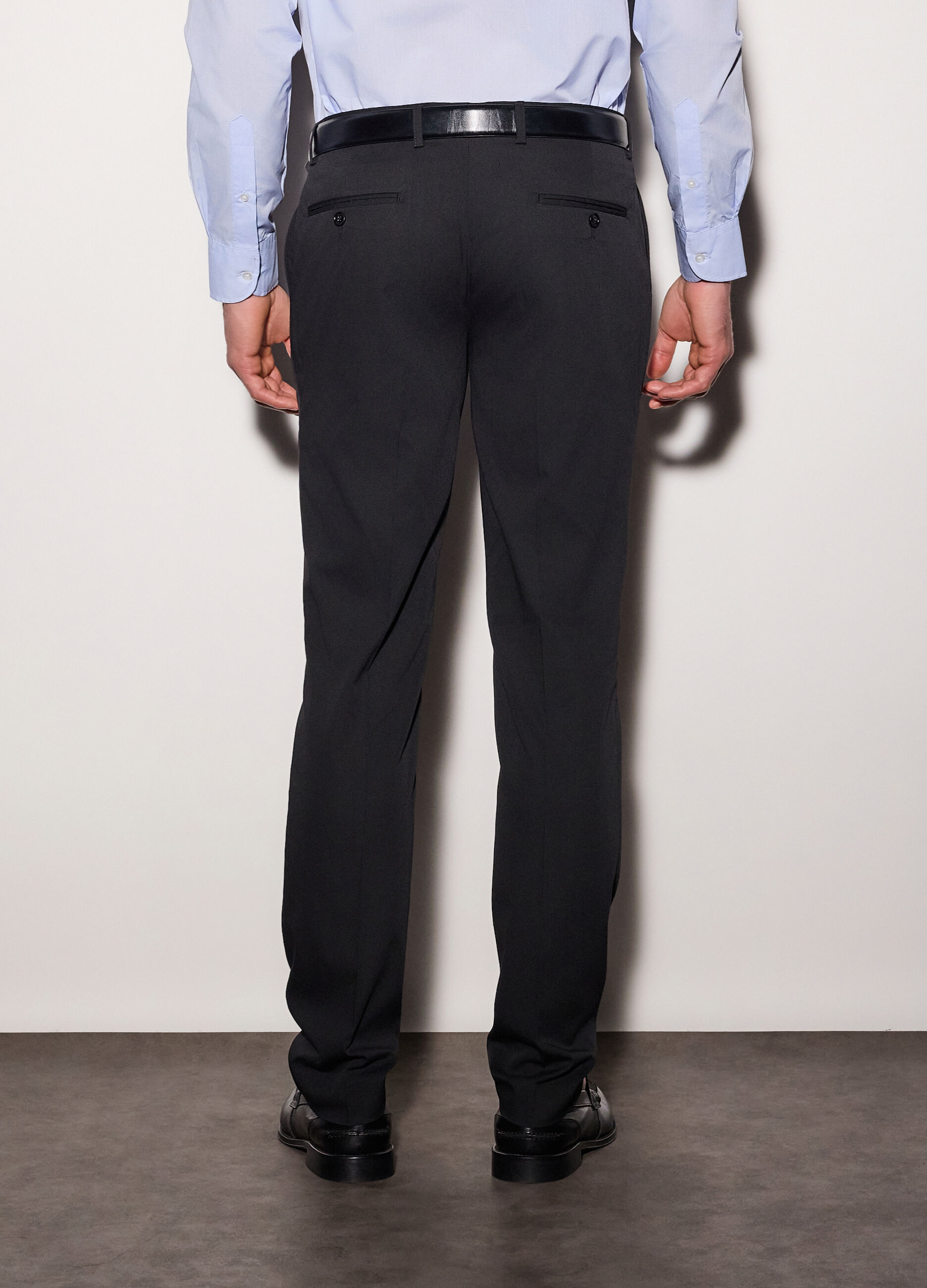 Pantalone classico in tessuto stretch uomo_1