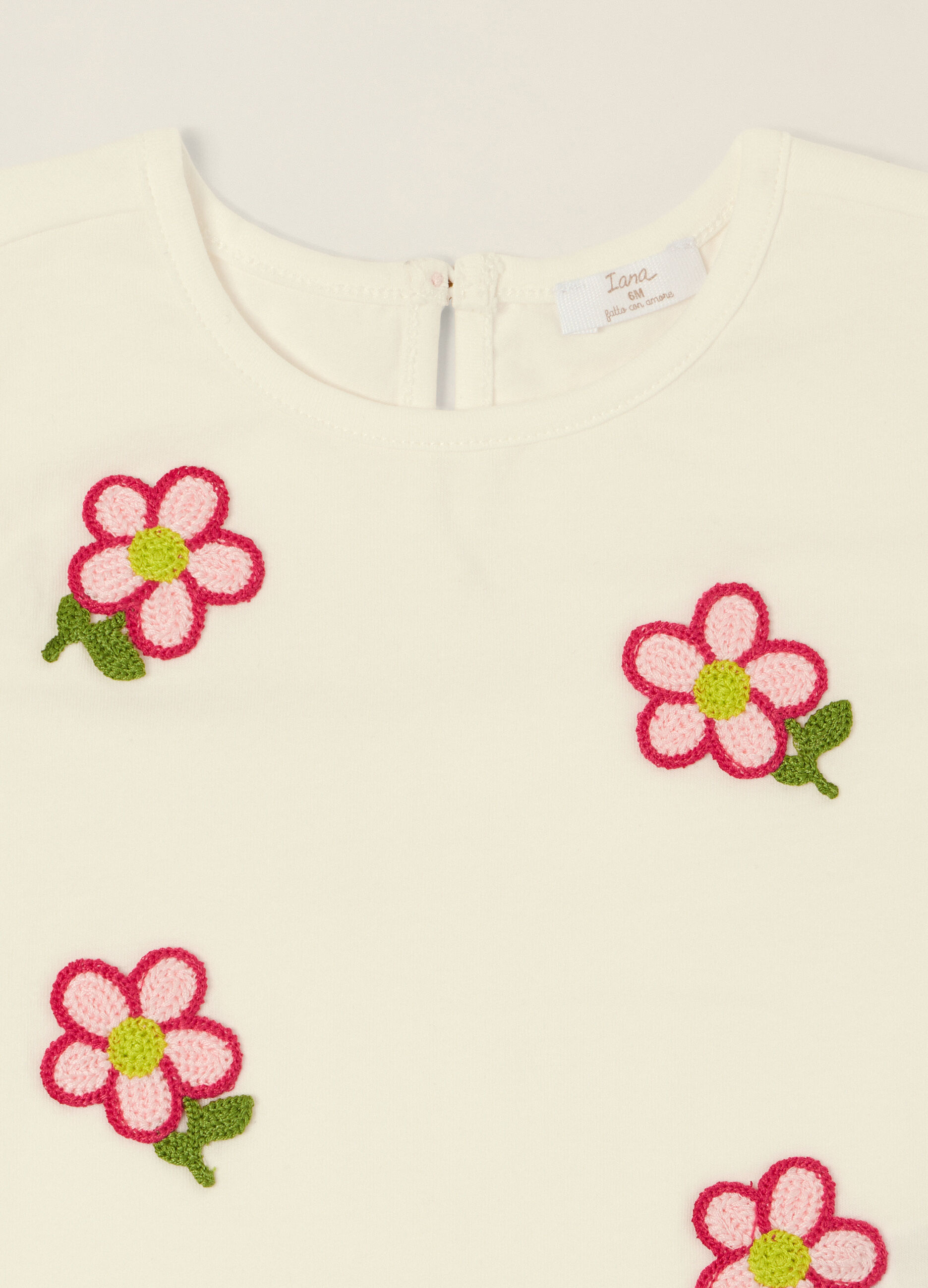T-shirt bianca in cotone organico con fiori ricamati_2