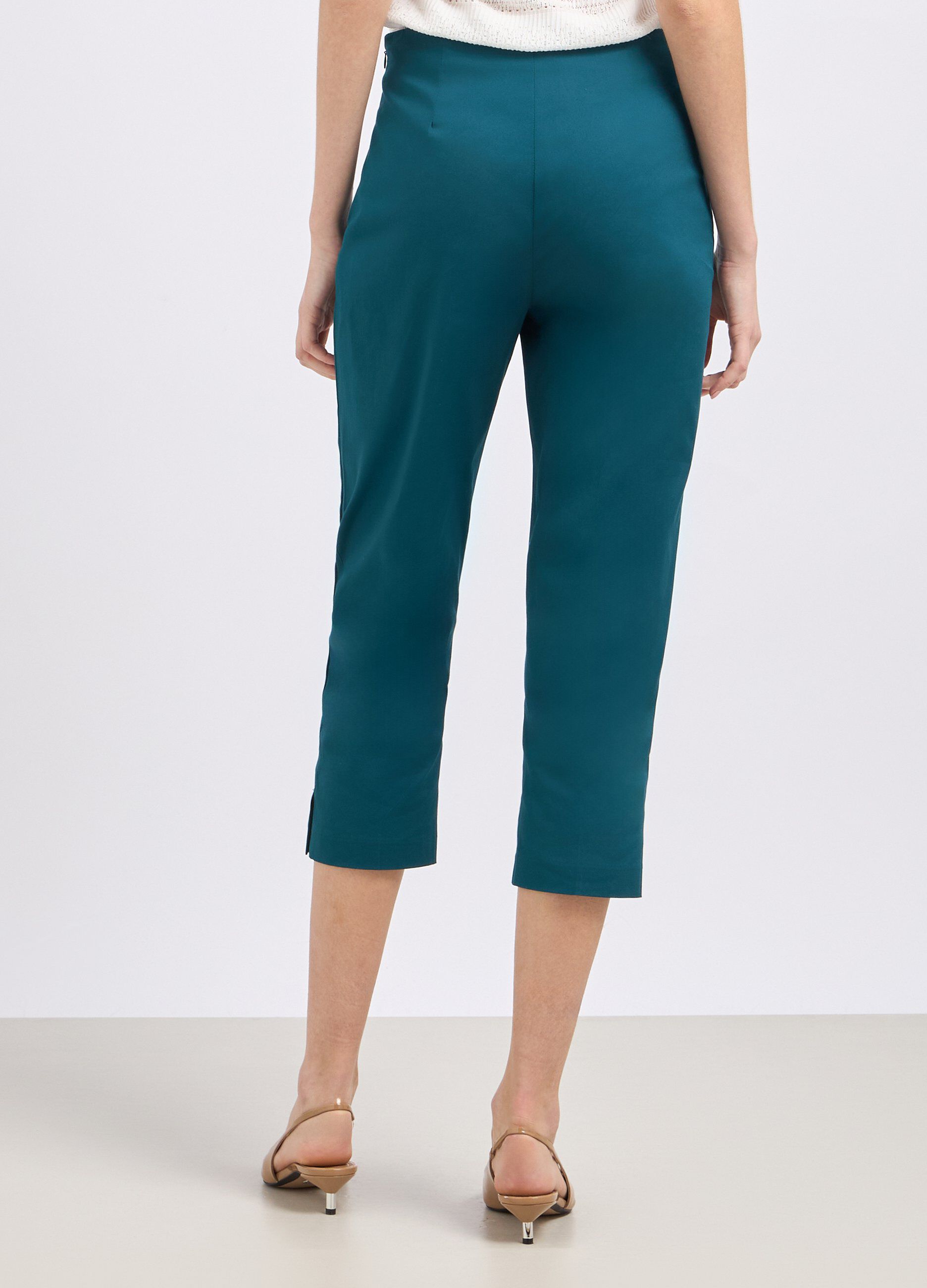 Pantaloni capri in cotone stretch donna_1