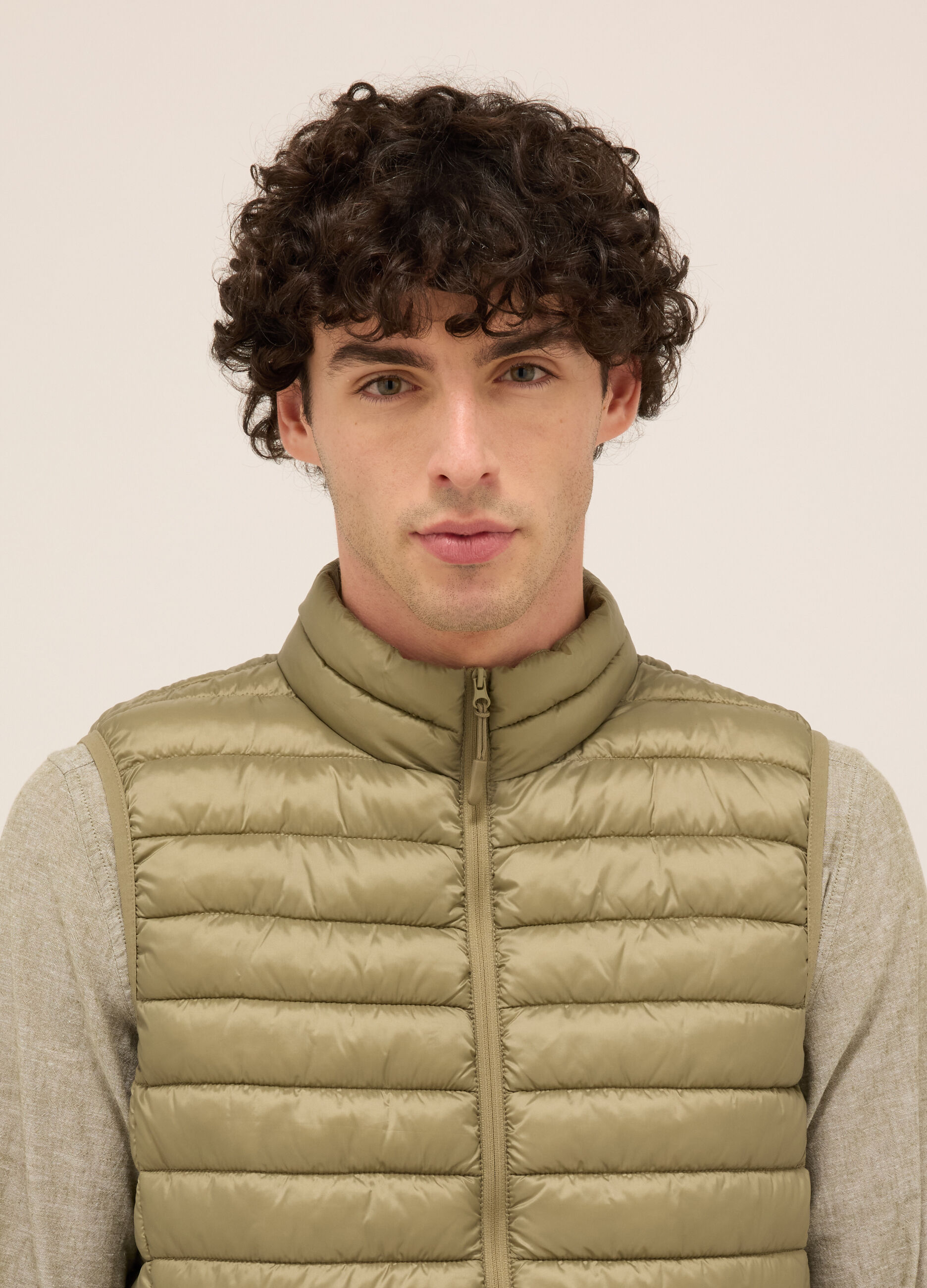 Gilet imbottito in nylon uomo_2
