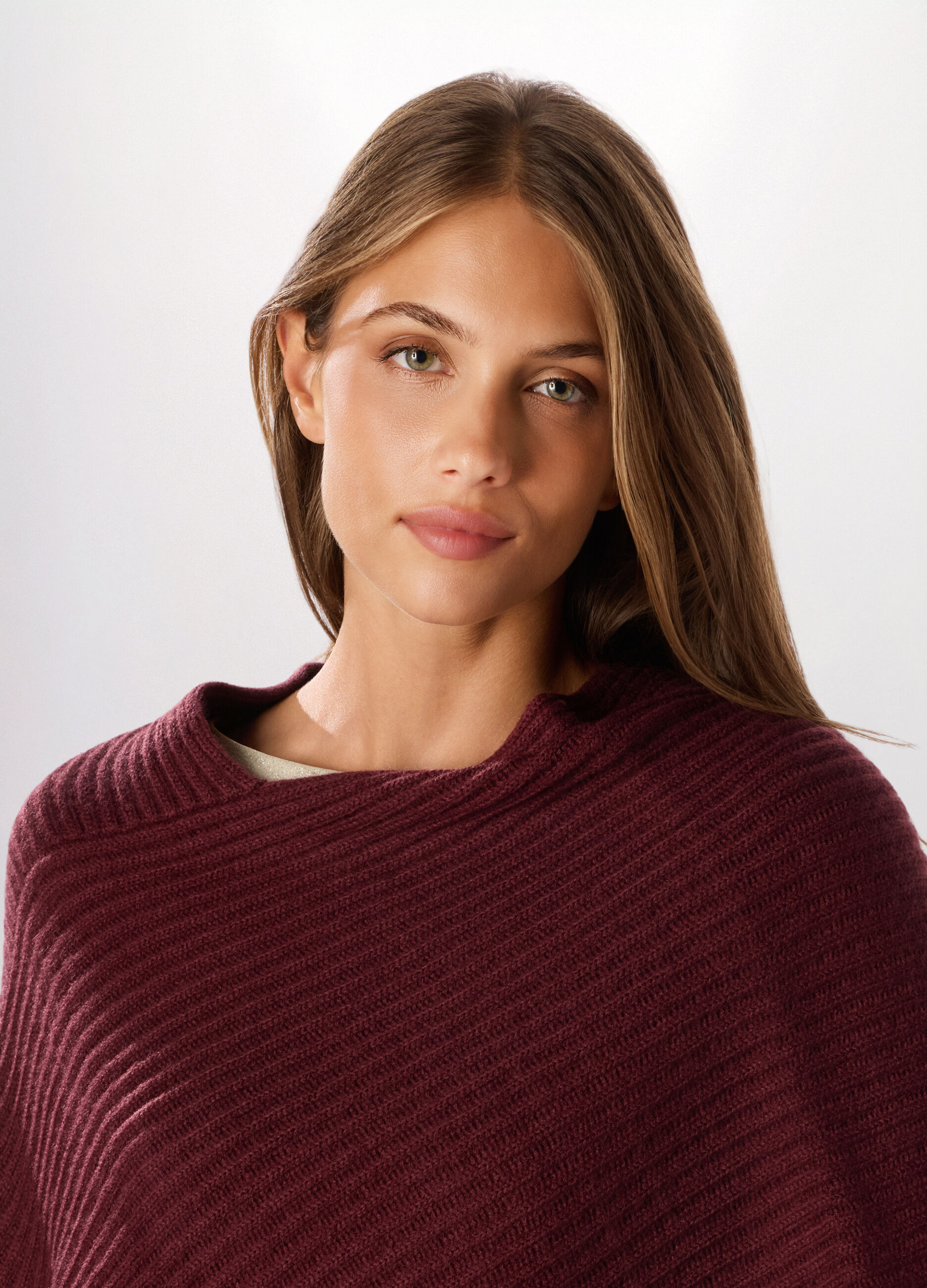 Poncho tricot con lavorazione jacquard donna_2