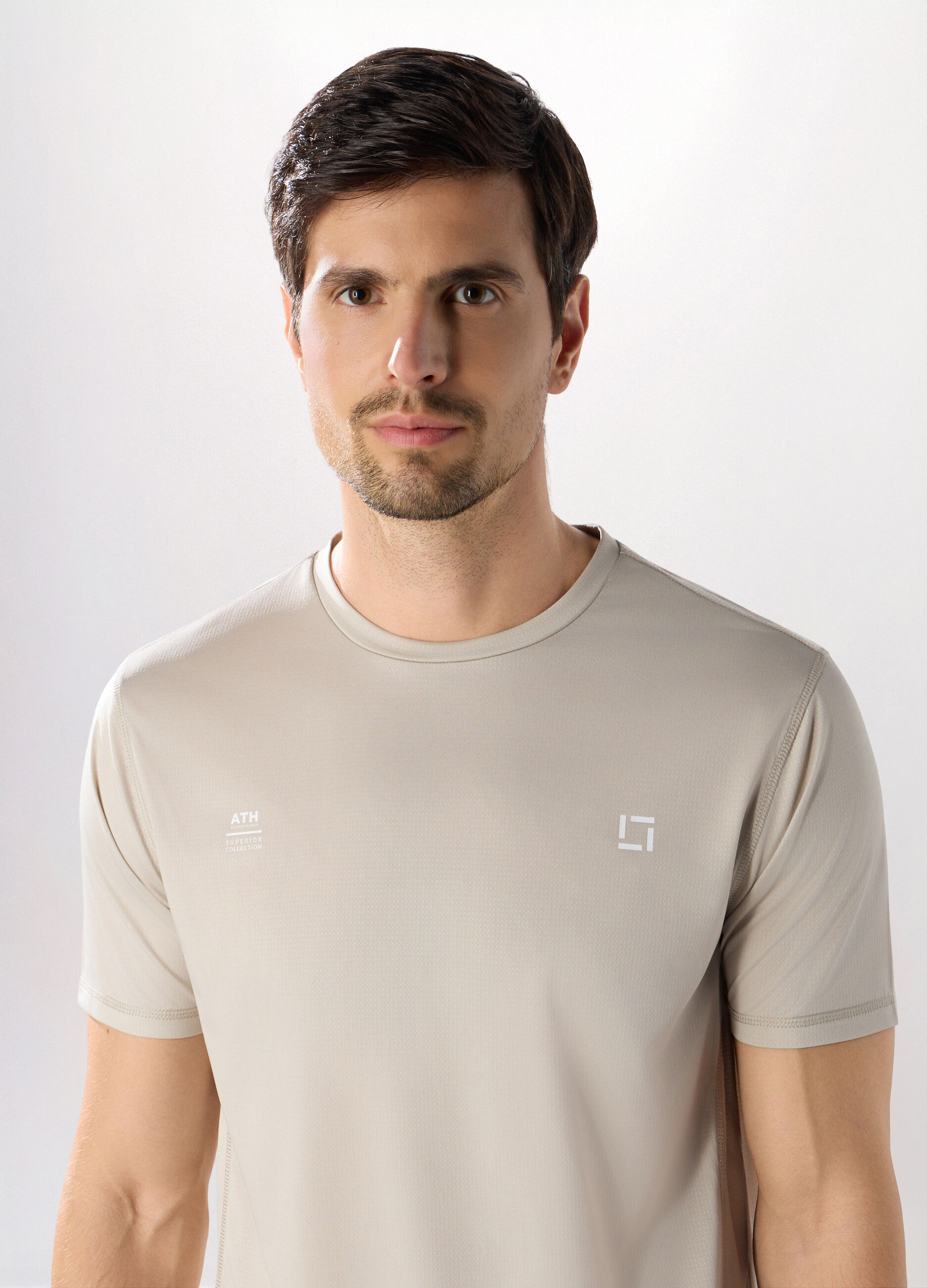 T-shirt sportiva tinta unita uomo_2