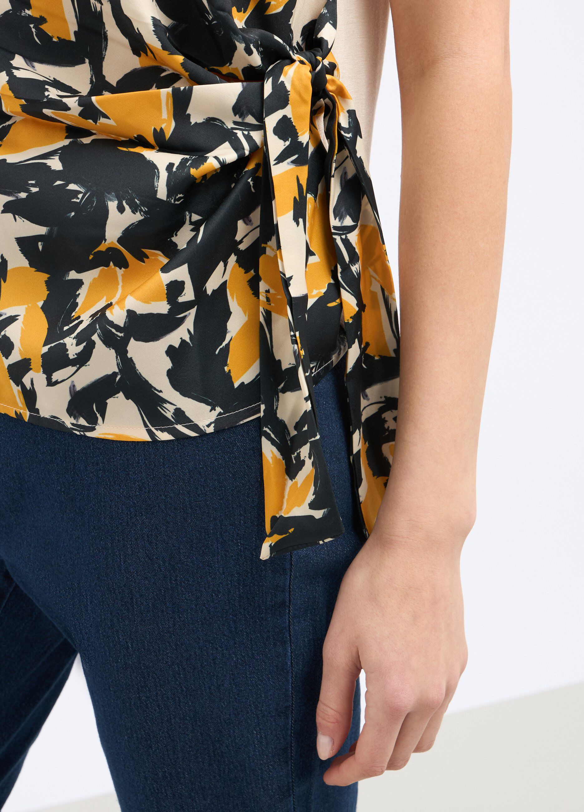 T-shirt in misto viscosa con nodo laterale donna_2