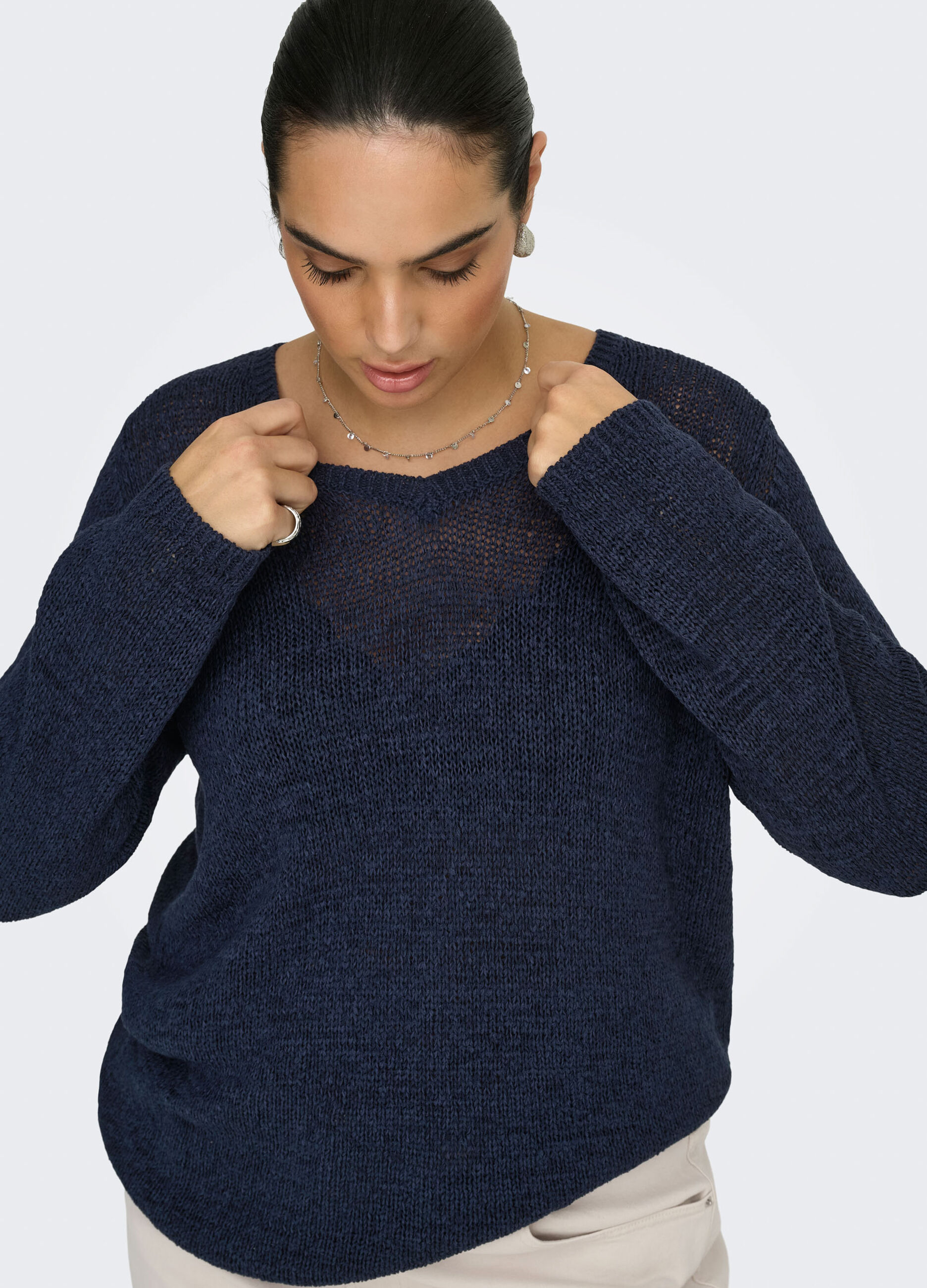 Pullover regular fit con scollo a V_3