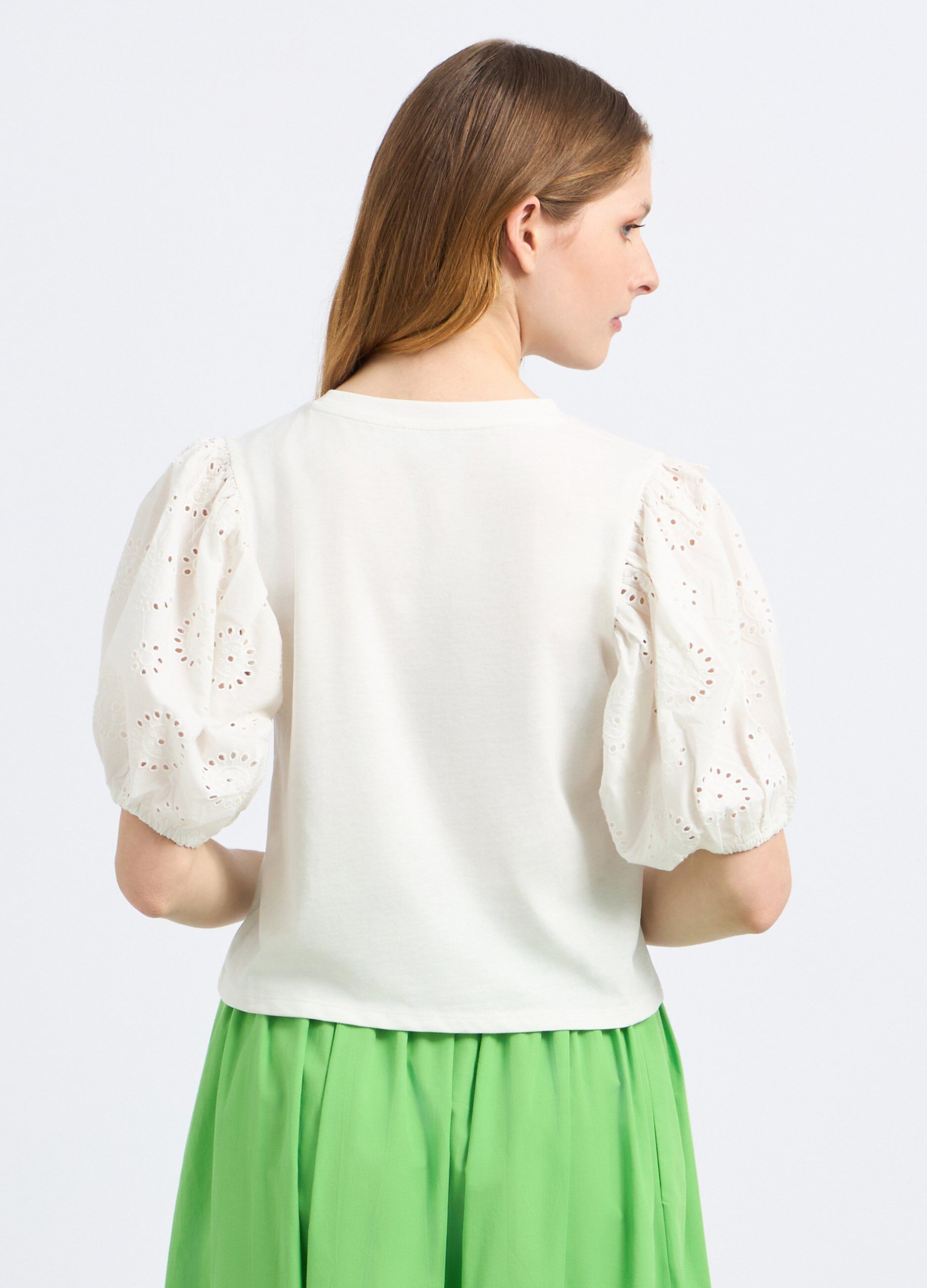 T-shirt in misto cotone con maniche in sangallo donna_1