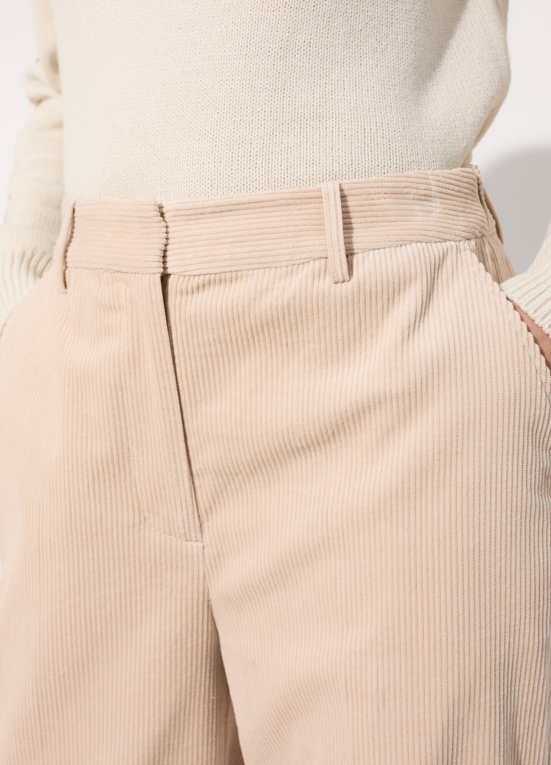 Pantalone dritto in velluto corduroy donna_3
