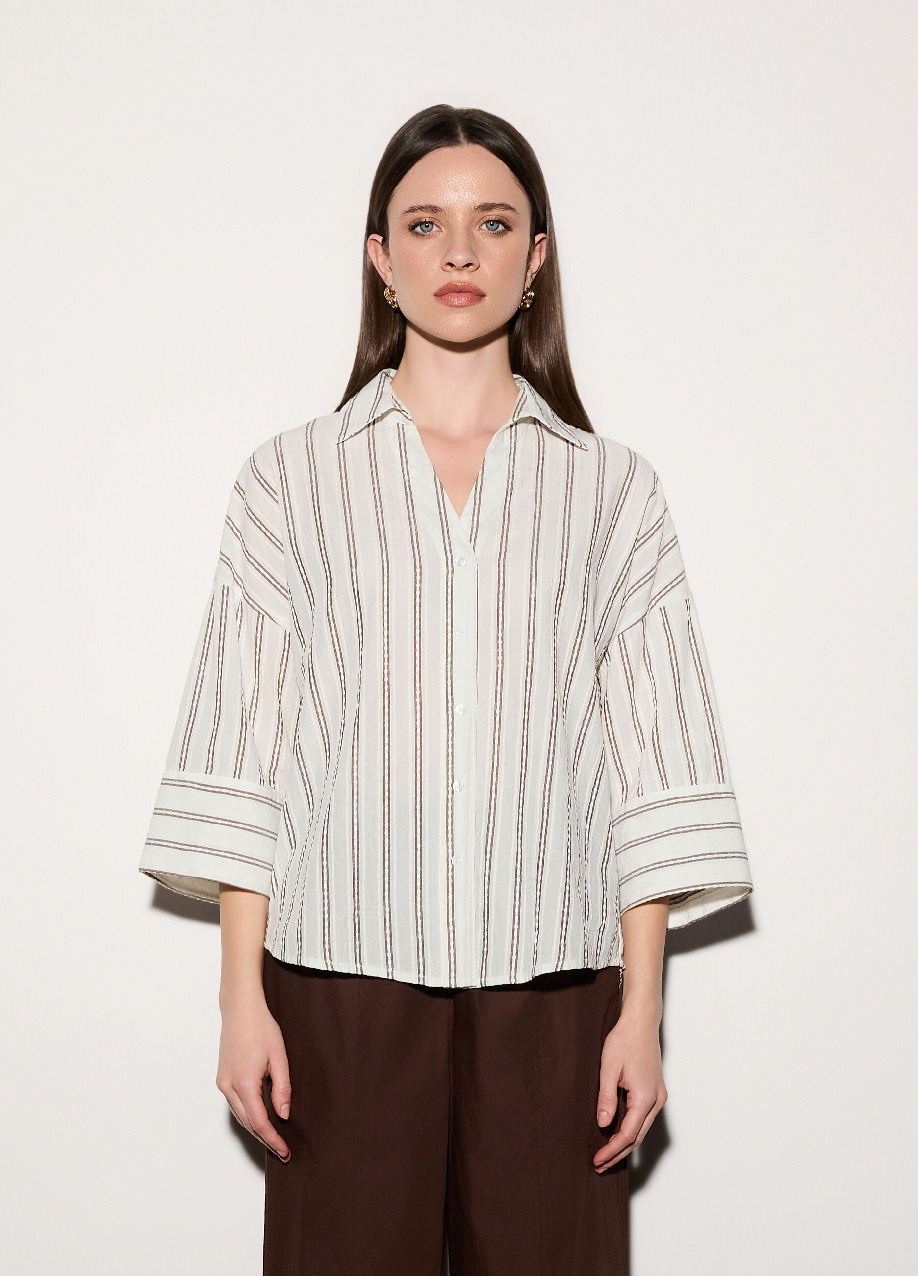 Camicia over fit colletto alla francese in puro cotone dobby a righe donna_1