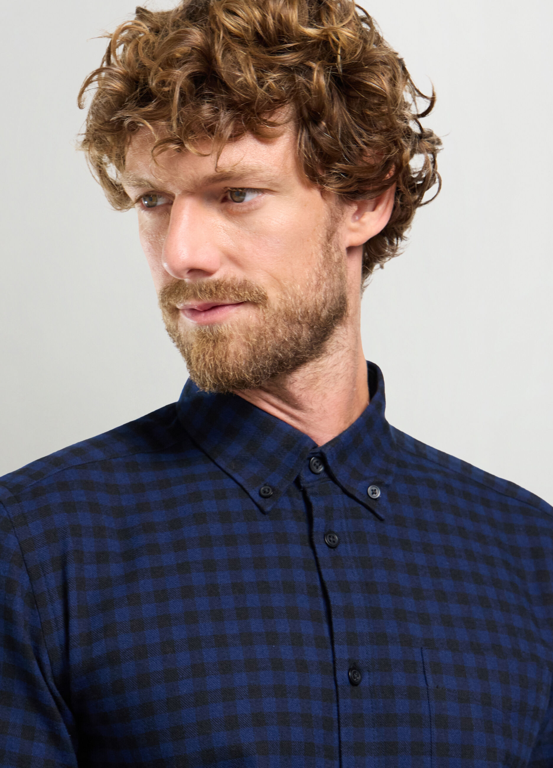 Camicia regular fit con colletto button-down in flanella uomo_2