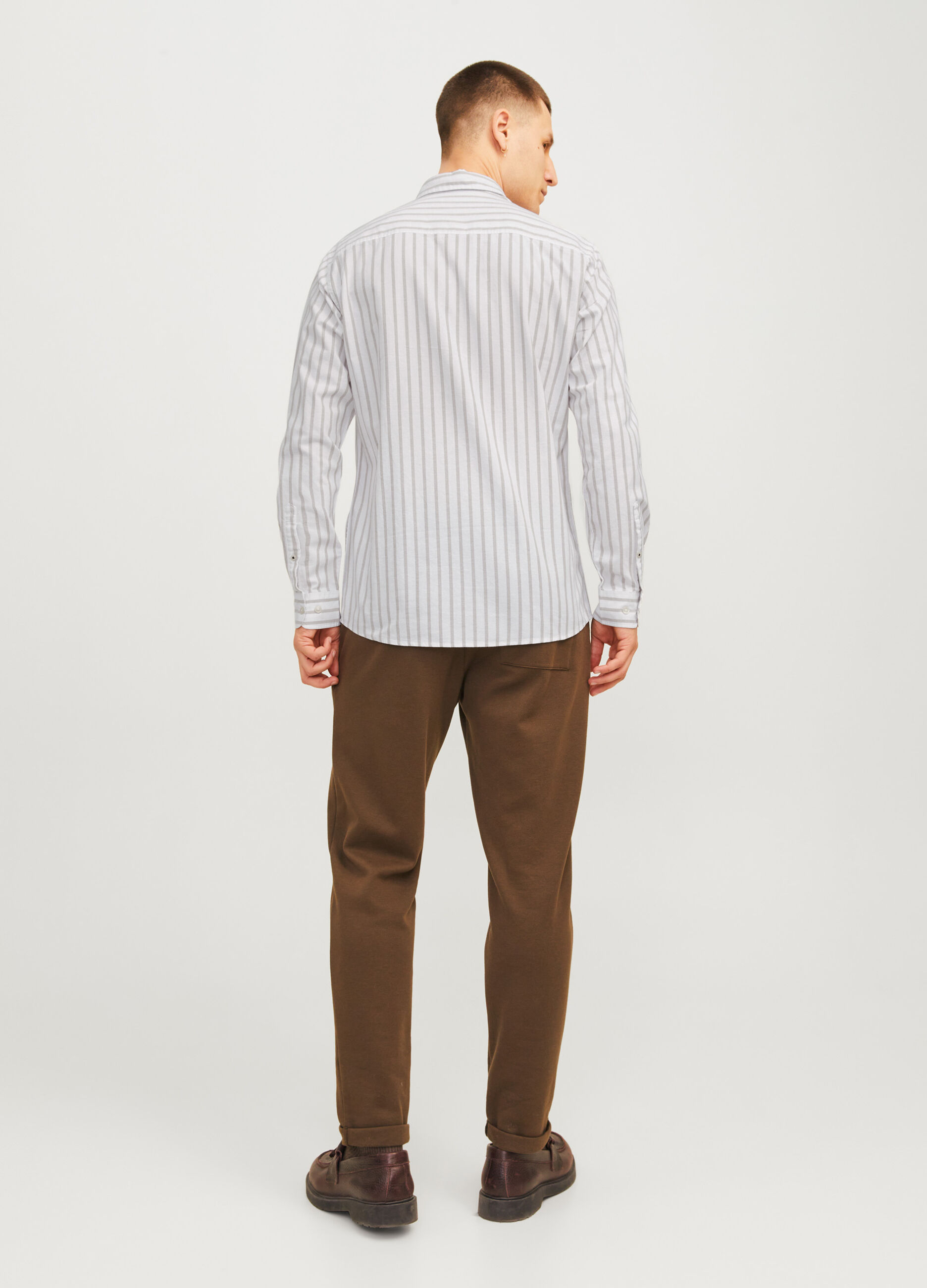 Camicia slim fit a righe con taschino uomo_2