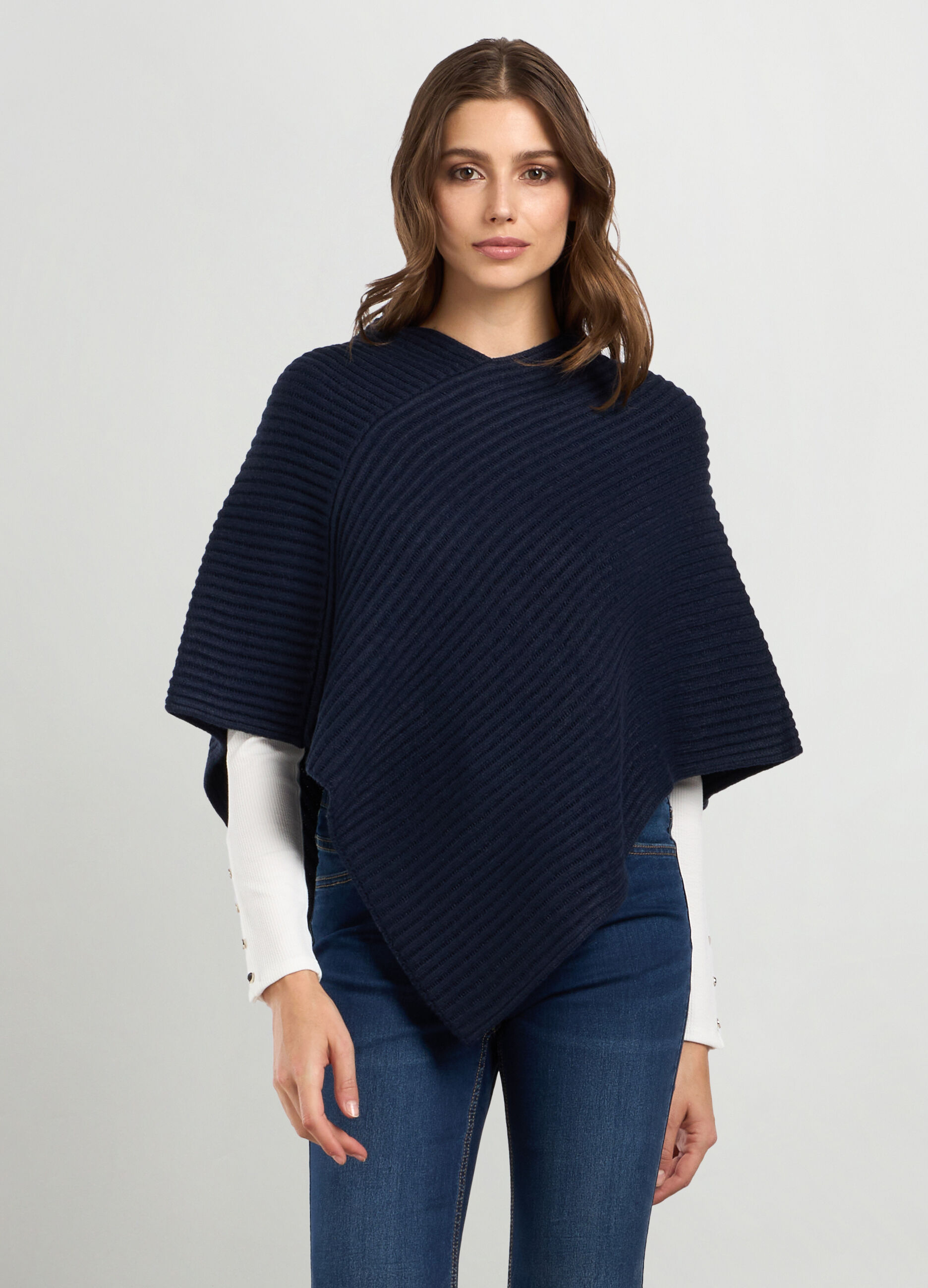 Poncho tricot con lavorazione jacquard _0