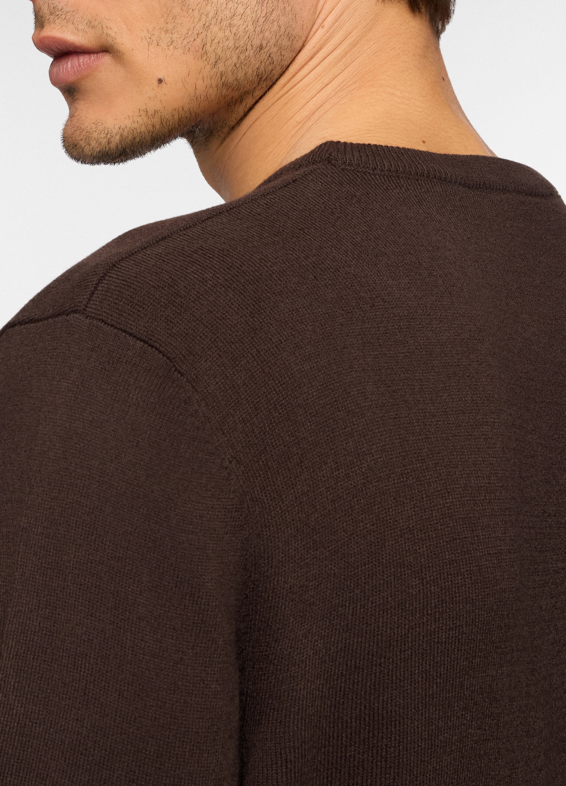 Maglione girocollo in maglia rasata uomo_2