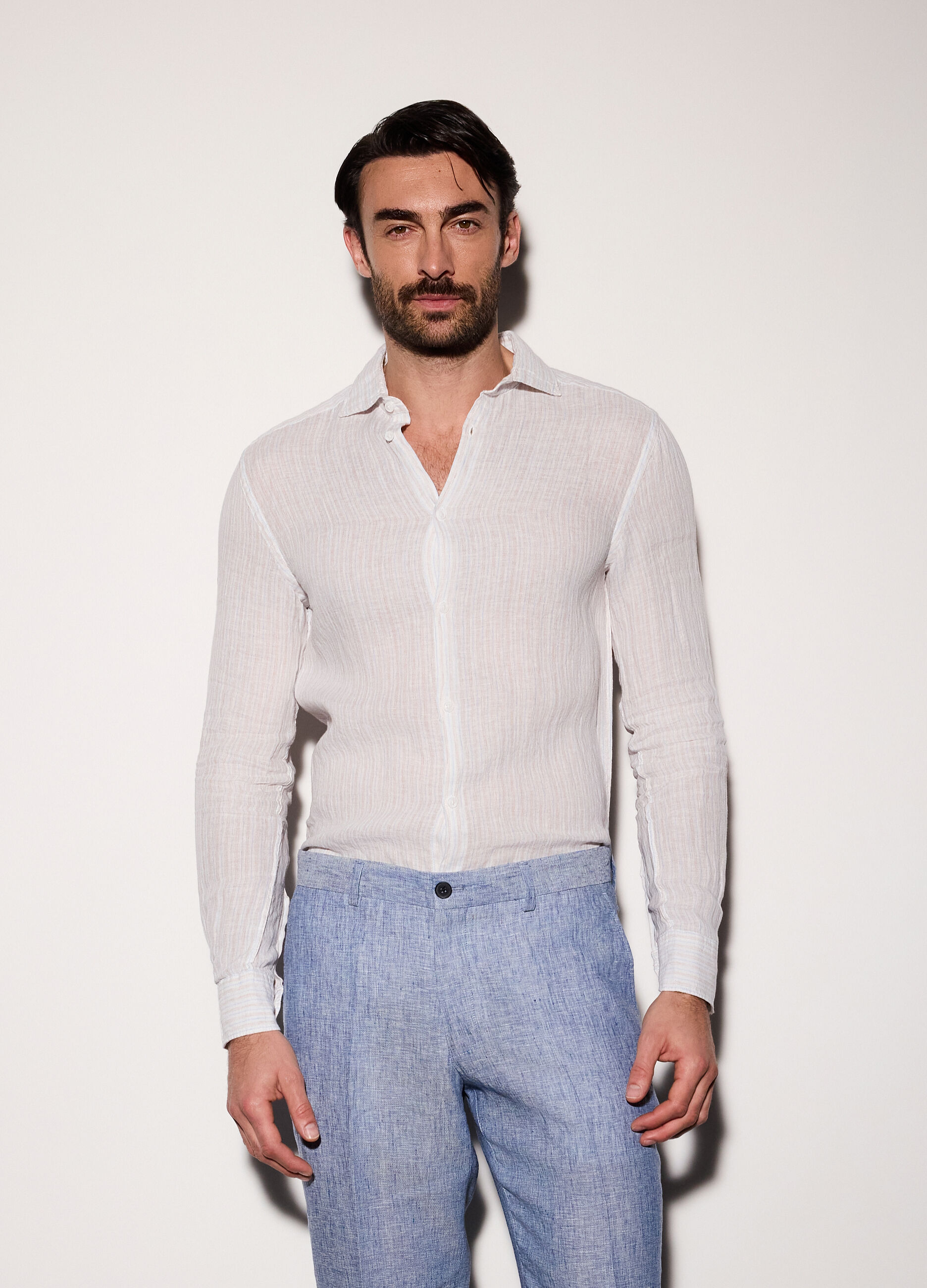 Camicia slim fit in lino a righe uomo_0