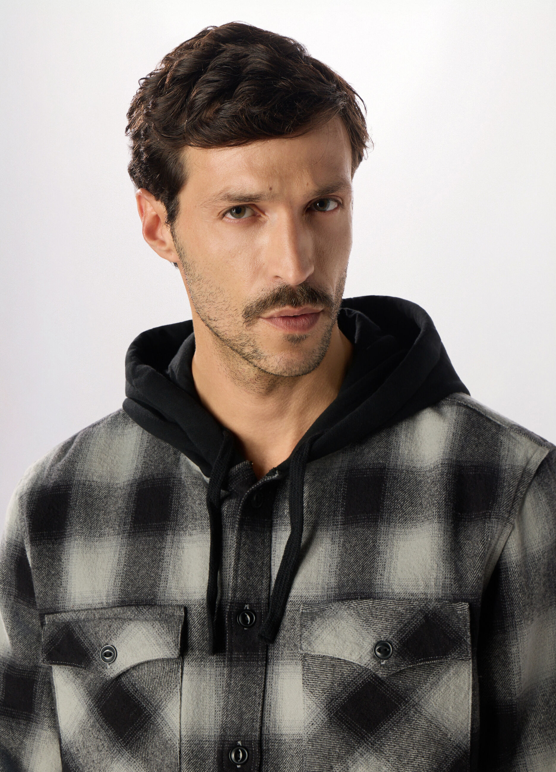 Camicia in flanella con cappuccio uomo_2