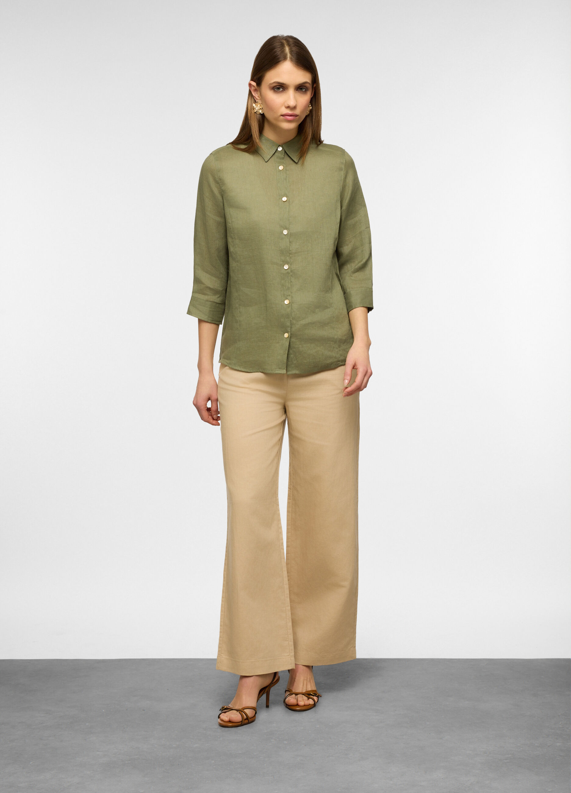 Camicia fit regular con colletto classico in puro lino donna_0