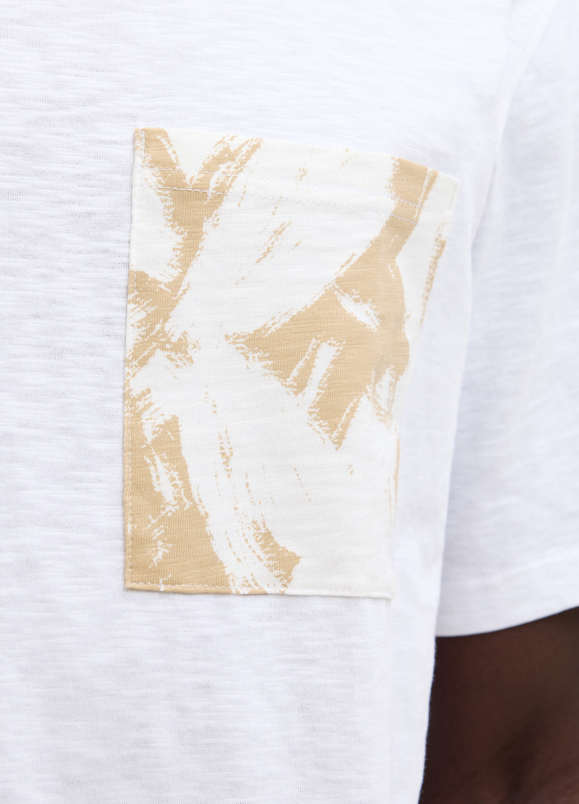 T-shirt con taschino uomo