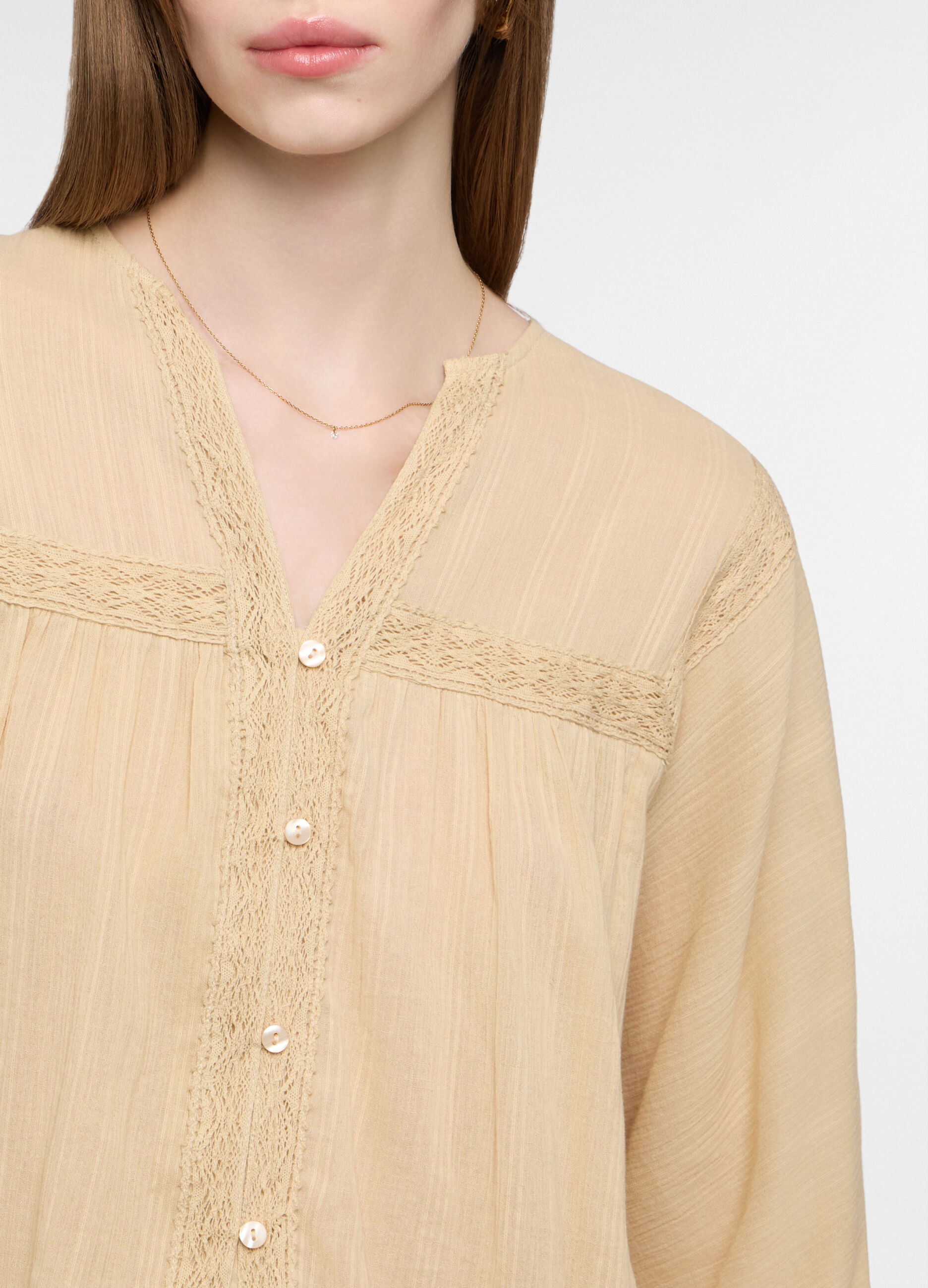 Camicia over fit con scollo a V in puro cotone donna_2